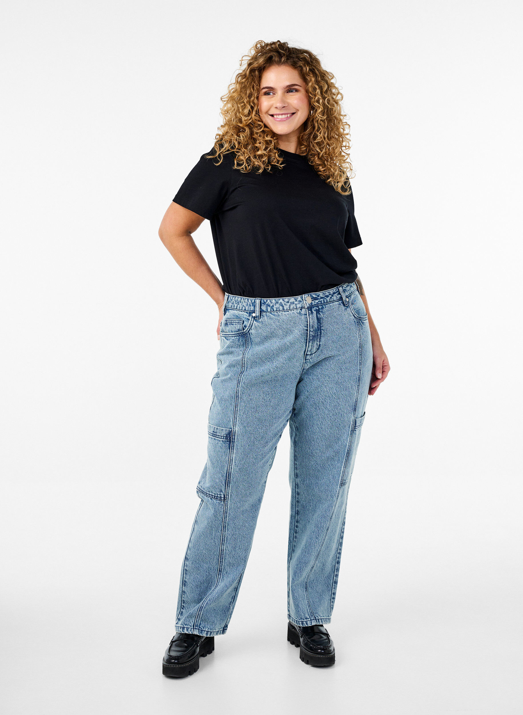 Cargojeans mit hoher Taille, Blau, Model