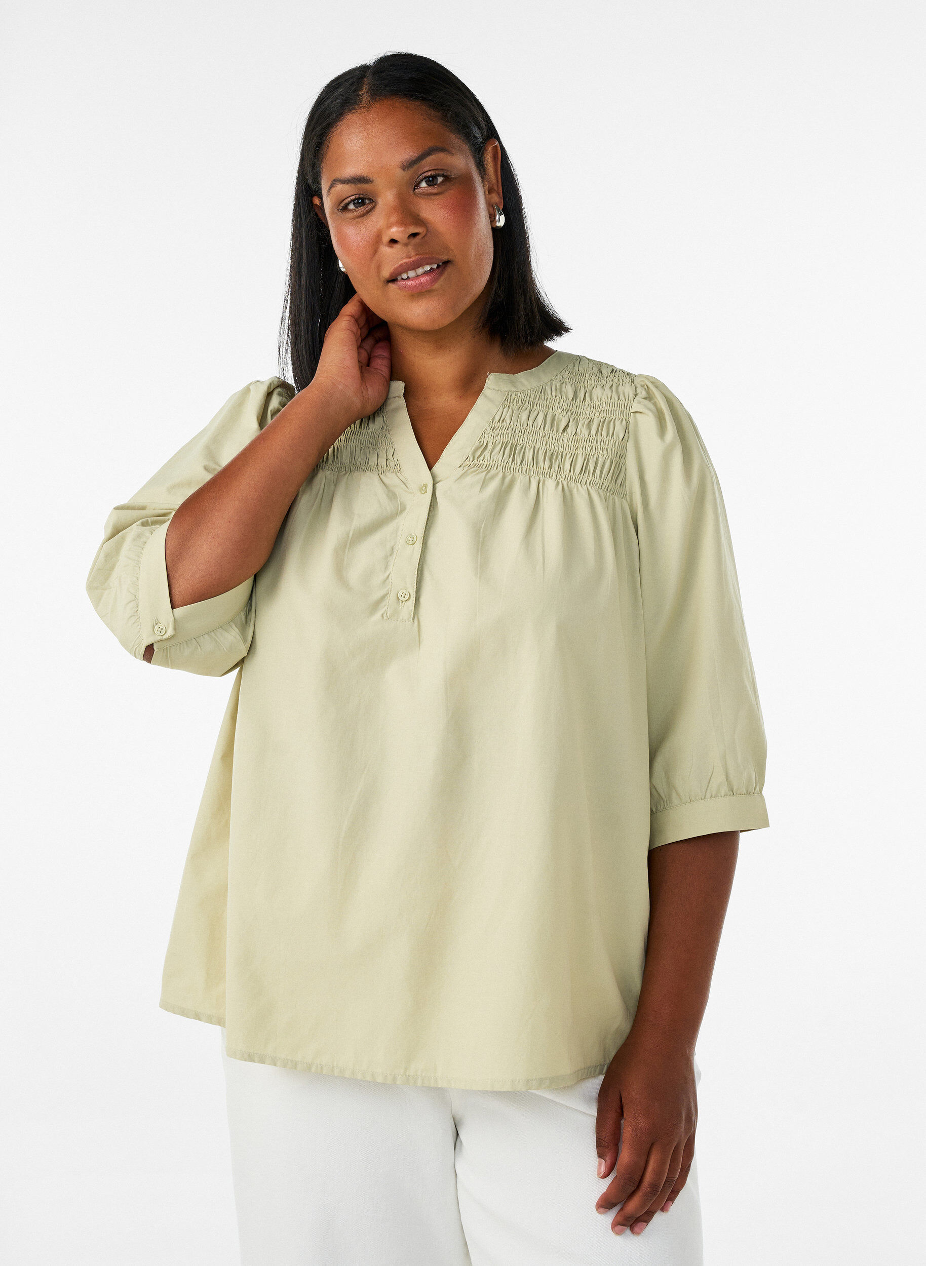 Bluse mit Smock und 3/4-&Auml;rmeln, Gr&uuml;n, Model