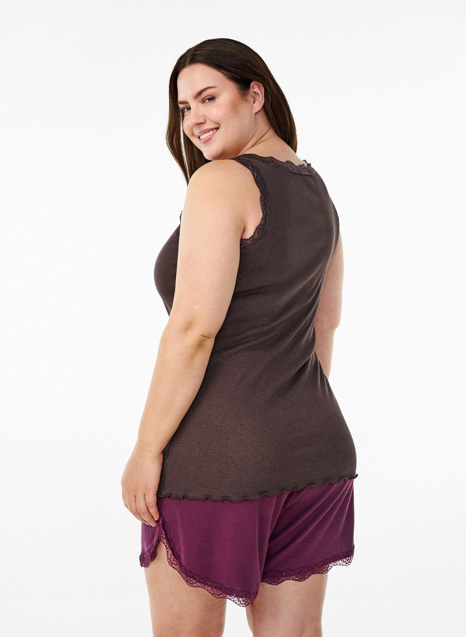 ZizziTop mit Spitzensaum, Braun, Model image number 2