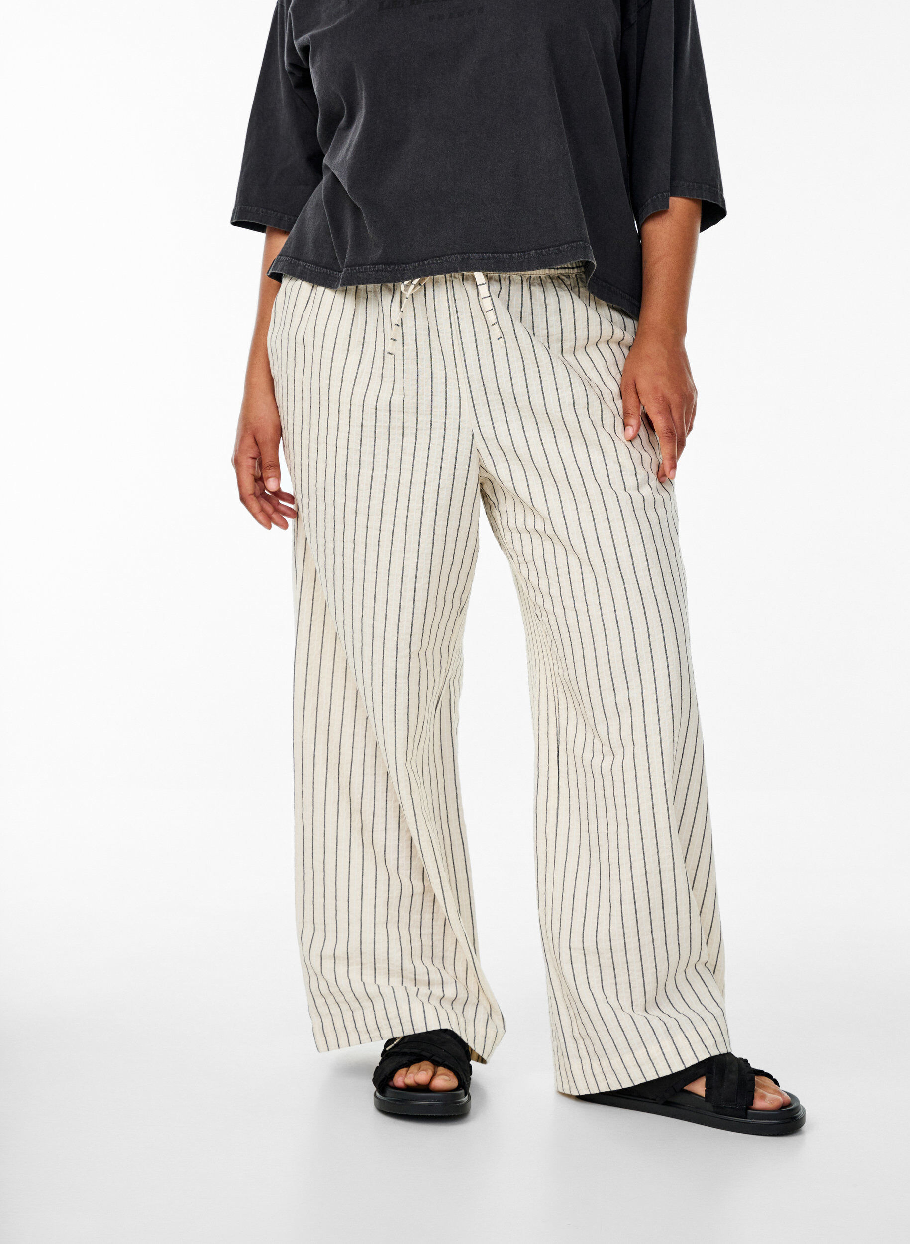 ZizziLockere Hose mit hohem Bund und Taschen, Vanille, Model image number 2