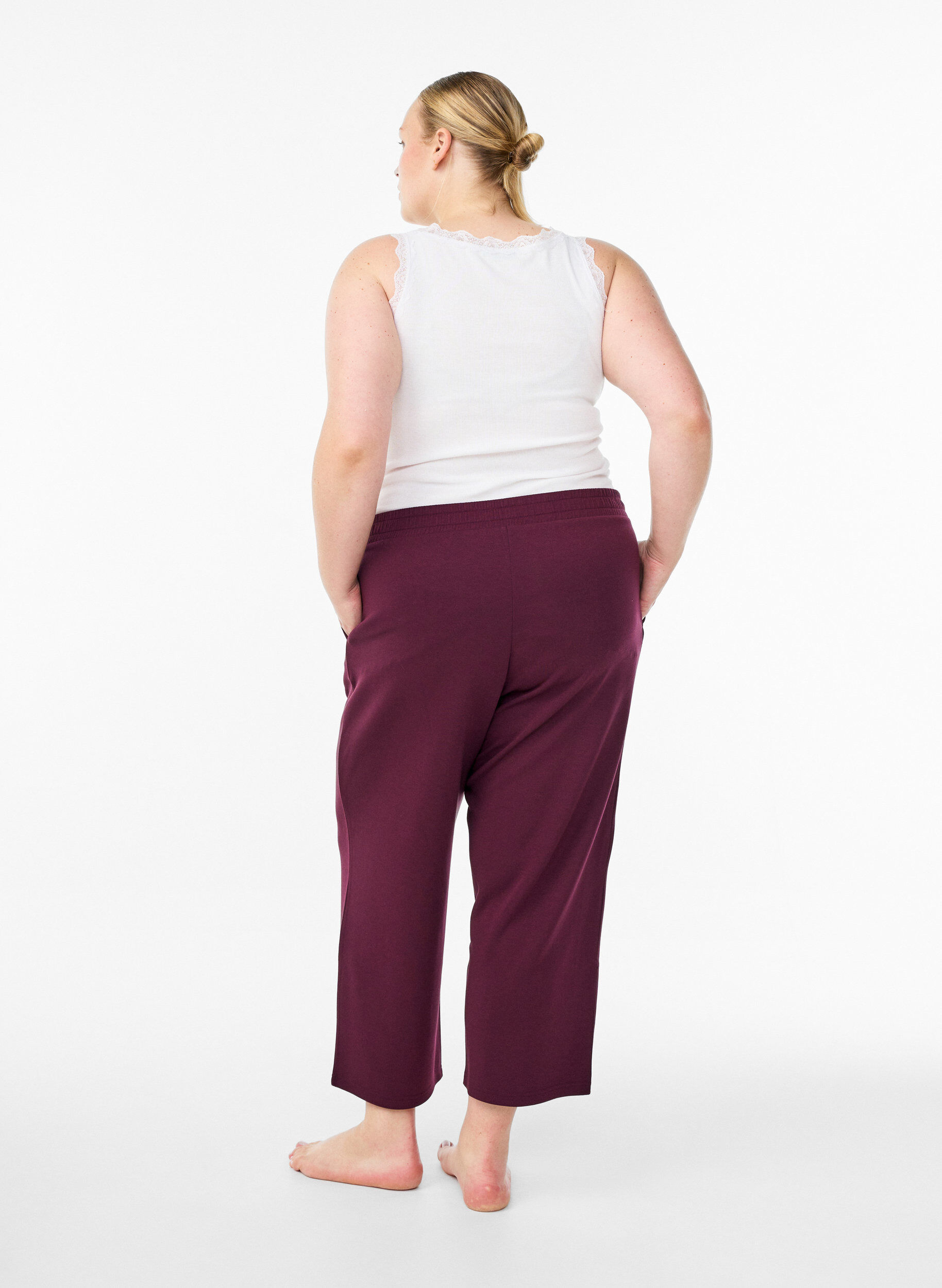 Zizzi7/8-Hose aus Modalmix mit Taschen, Dunkles Bordeaux, Model image number 1