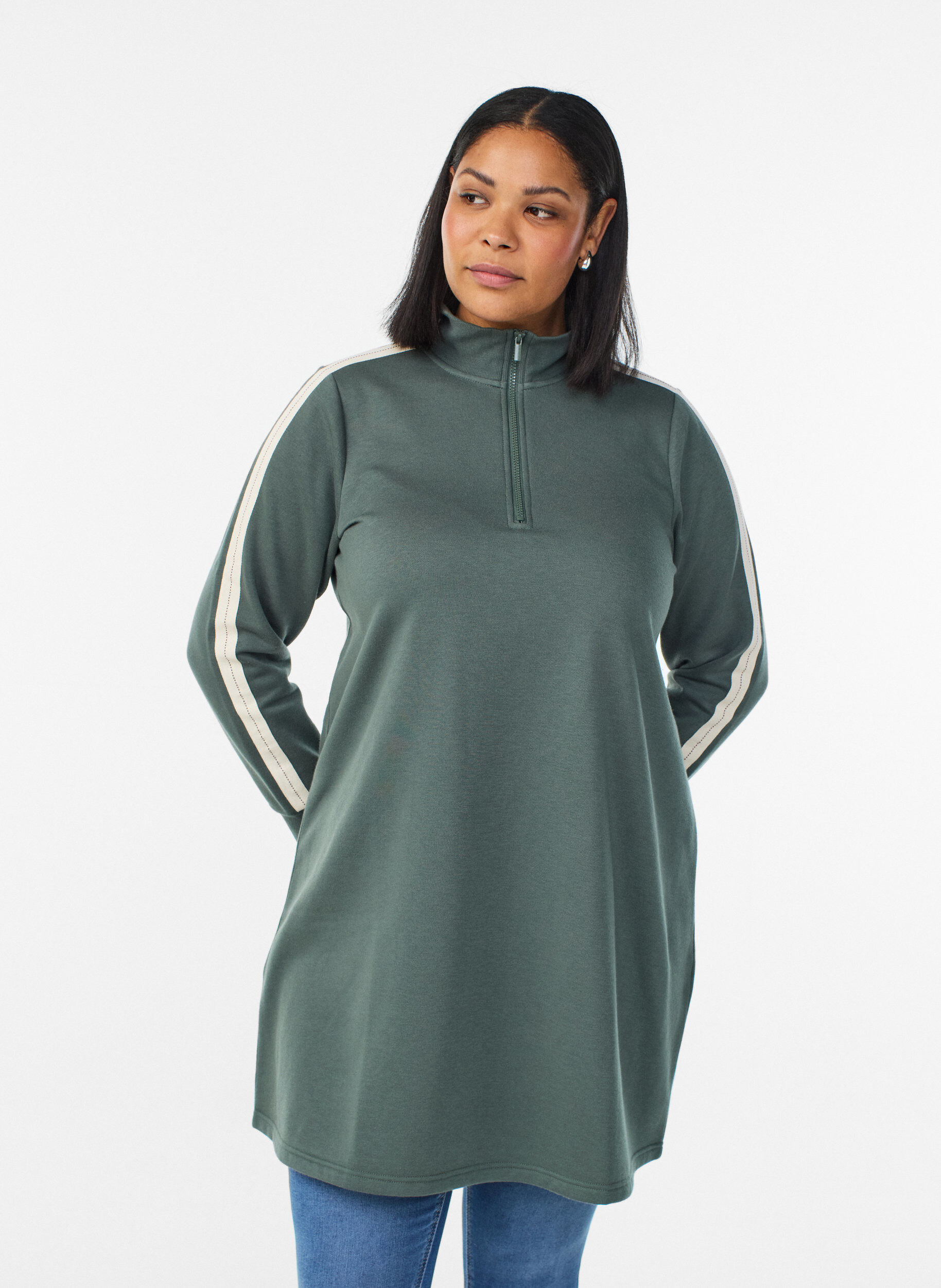 ZizziKurzes Sweatshirtkleid mit hohem Kragen, Gr&uuml;n, Model image number 0