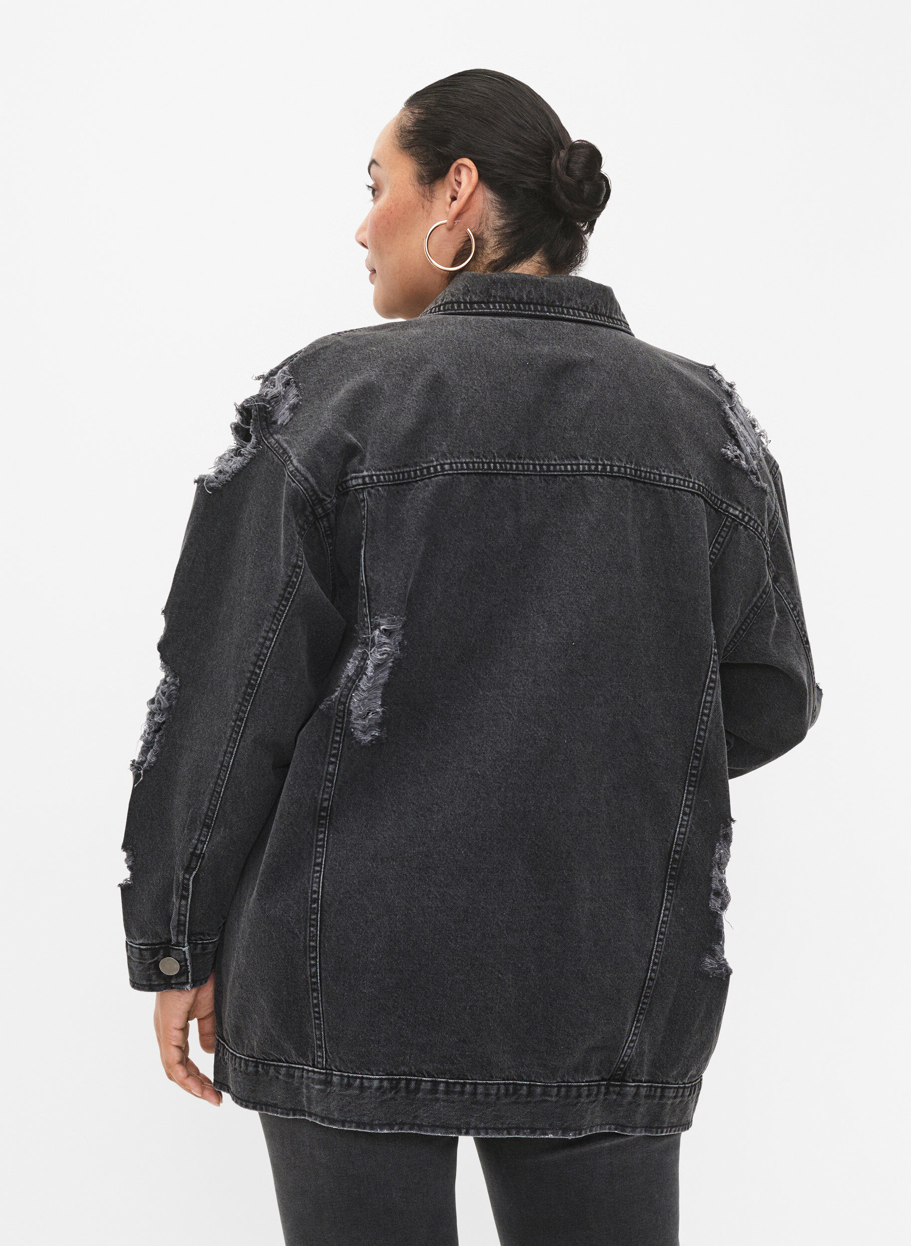 ZizziLocker sitzende Jeansjacke mit Abnutzungsdetails, Dark Grey Denim, Model image number 1