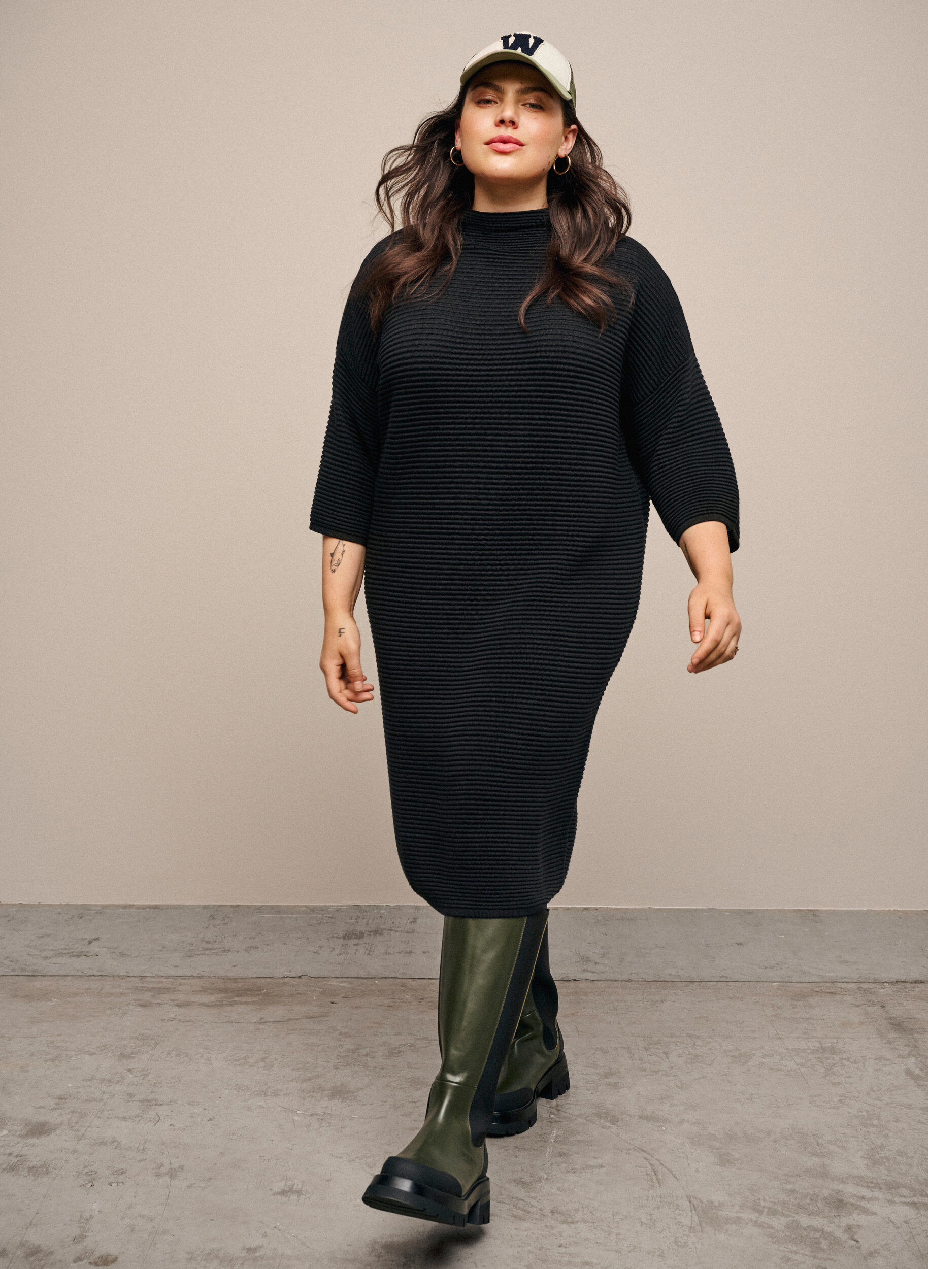 ZizziStrickkleid mit kurzen &Auml;rmeln, Black, Image image number 0