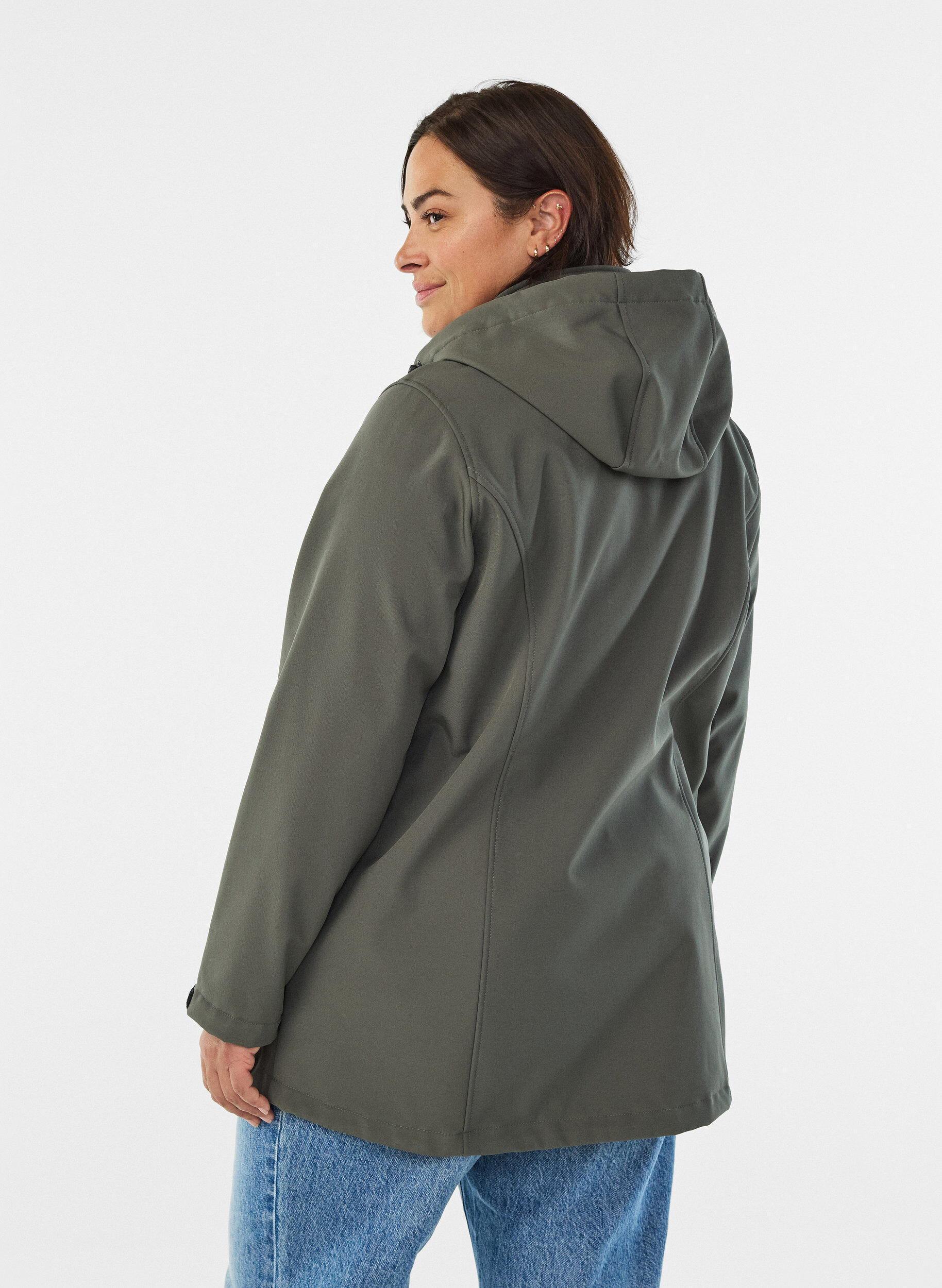 ZizziSoftshelljacke aus kurzem Schnitt mit abnehmbarer Kapuze, Grau, Model image number 2