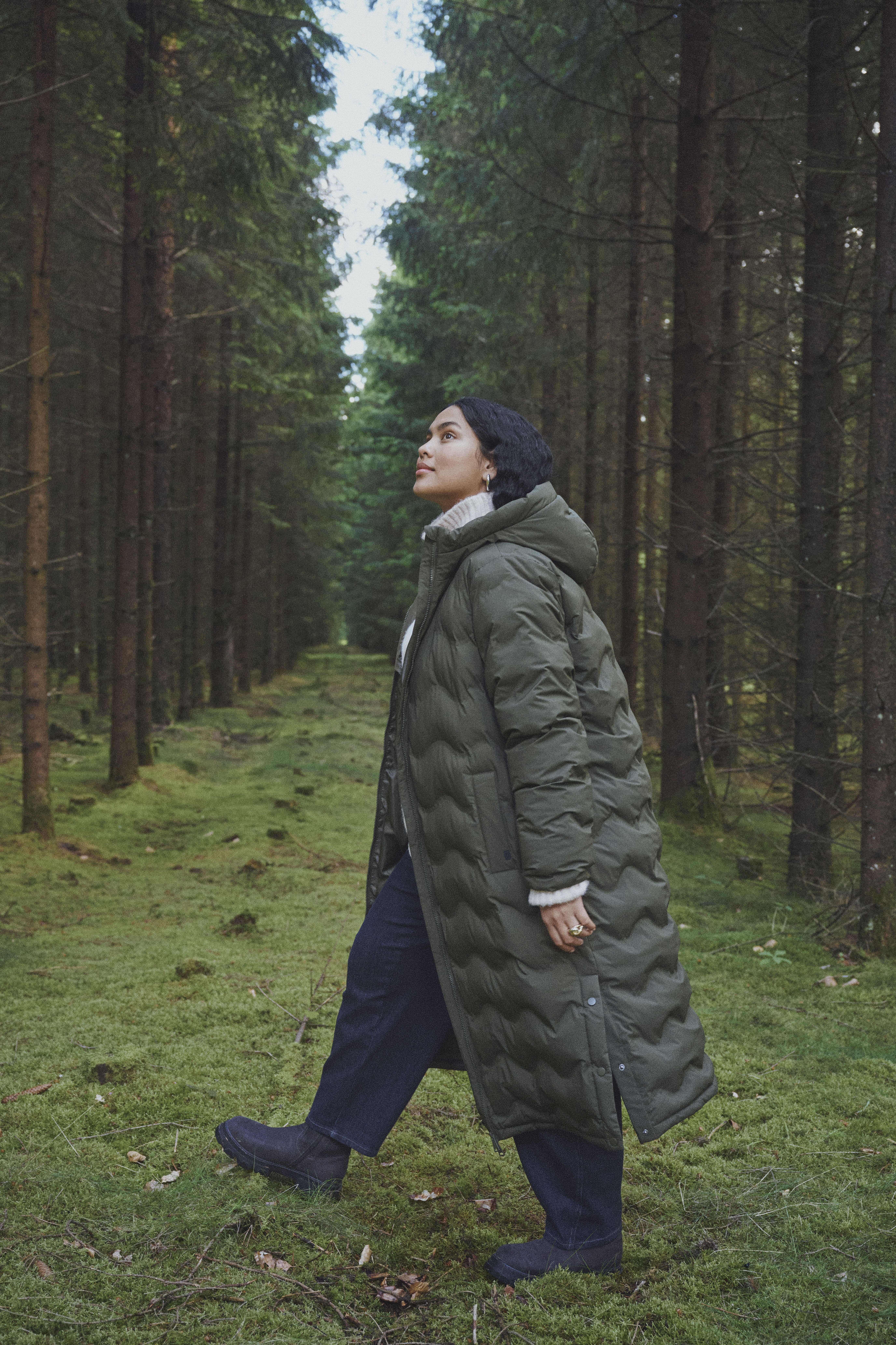 Von der Natur inspirierte winterliche Eleganz, , Model
