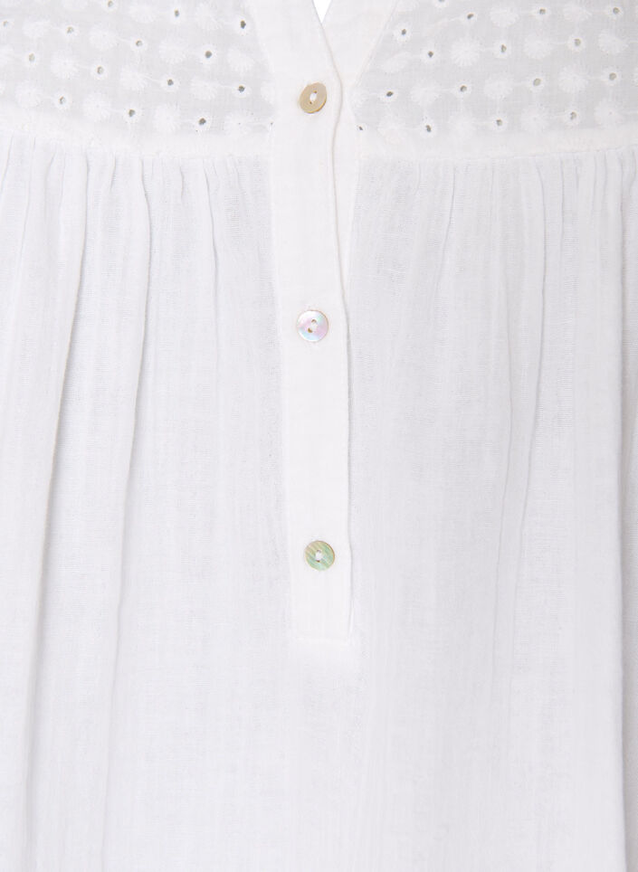 Bluse aus Baumwollmusselin mit Lochstickerei, Wei&szlig;, Packshot image number 2
