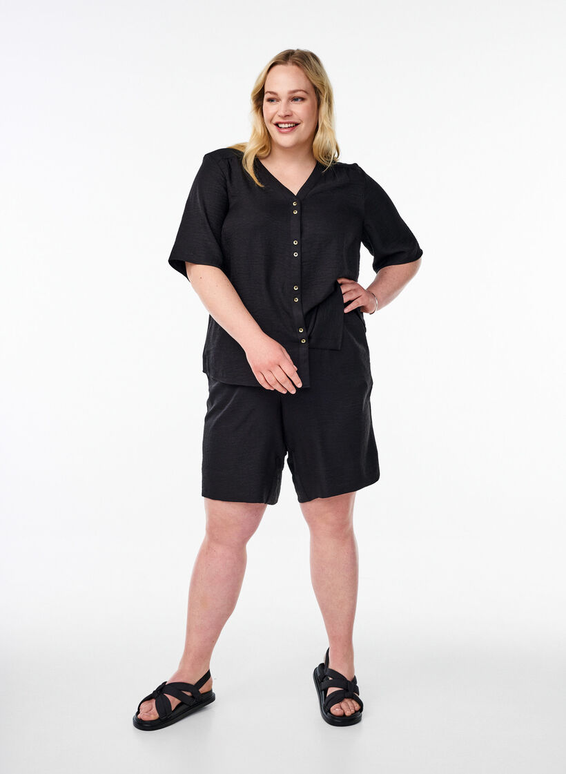 Shorts mit Taschen und hoher Taille, Schwarz, Model image number 1