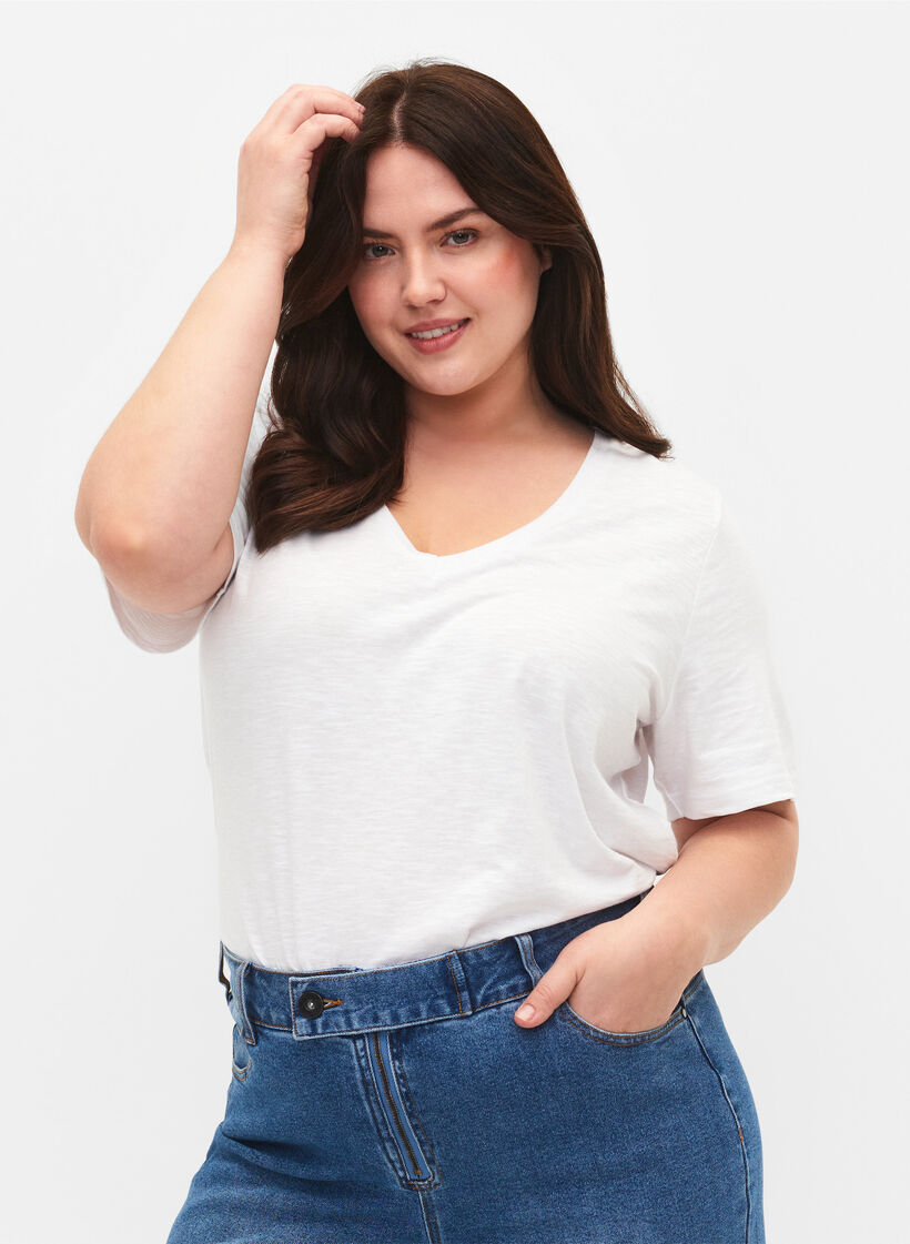 Kurz&auml;rmeliges Basic T-Shirt mit V-Ausschnitt, Wei&szlig;, Model image number 0