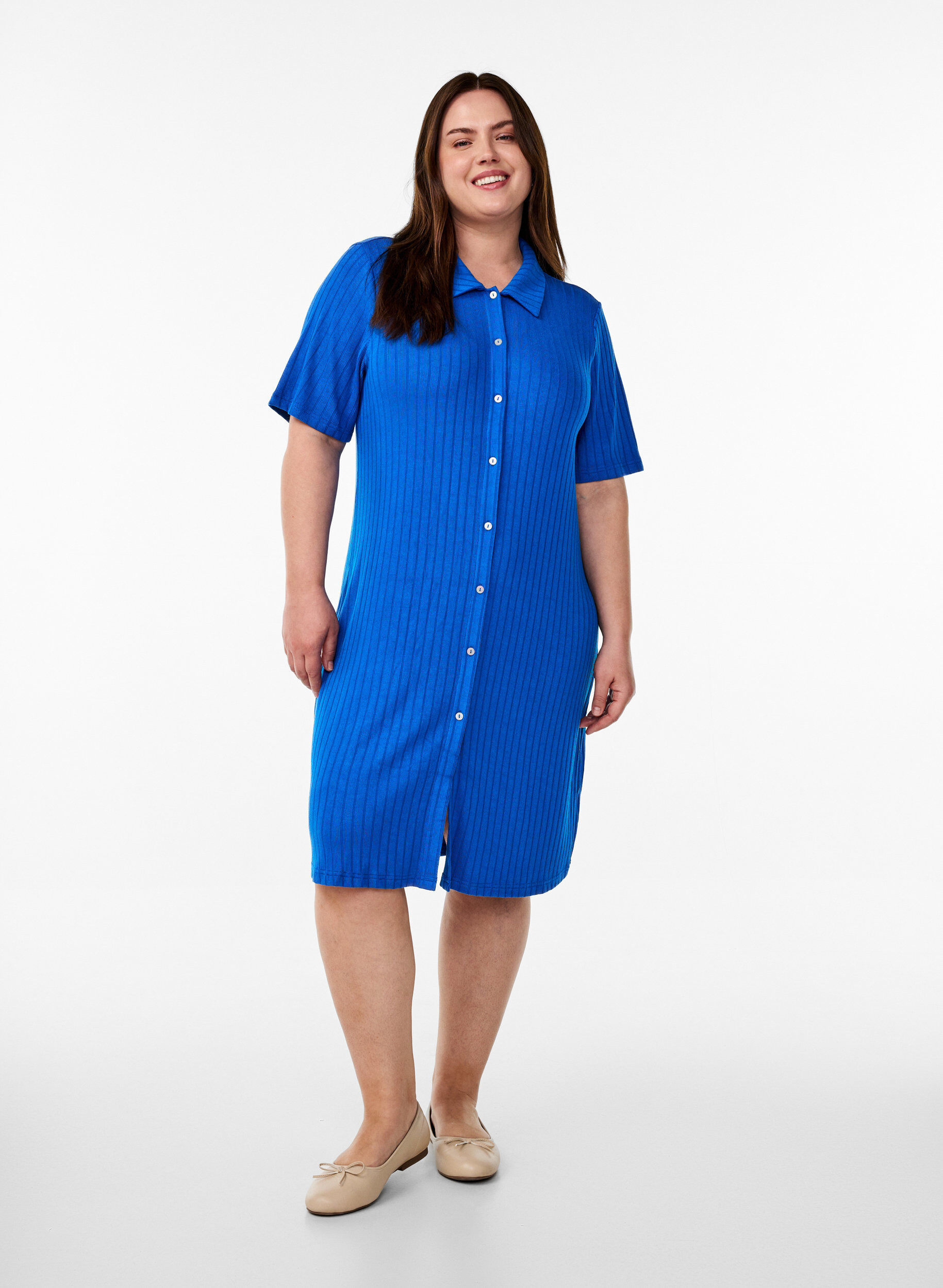 ZizziJerseykleid mit kurzen &Auml;rmeln in Kniel&auml;nge, Blau, Model image number 1