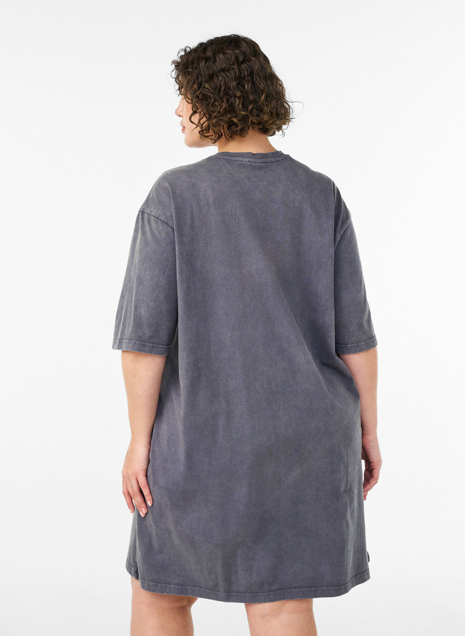 ZizziLockeres T-Shirt-Kleid mit Washed-Optik, Grau, Model image number 2
