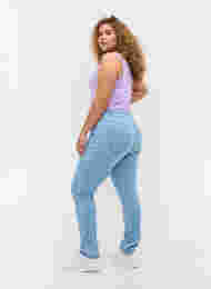 Slim Fit Emily Jeans mit normaler Taille, Ex Lt Blue, Model