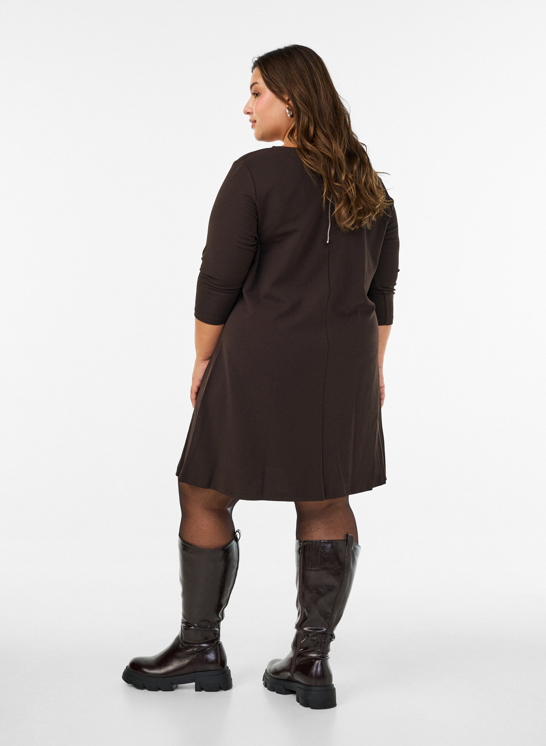 ZizziShort dress with an A-line shape and 3/4 sleeves, Brown, Model image number 2