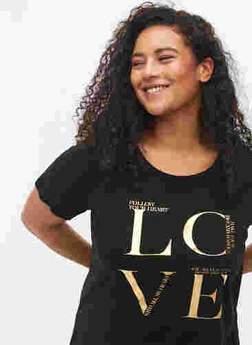 Kurzärmeliges Baumwoll-T-Shirt mit Print, Black Love, Model image number 2