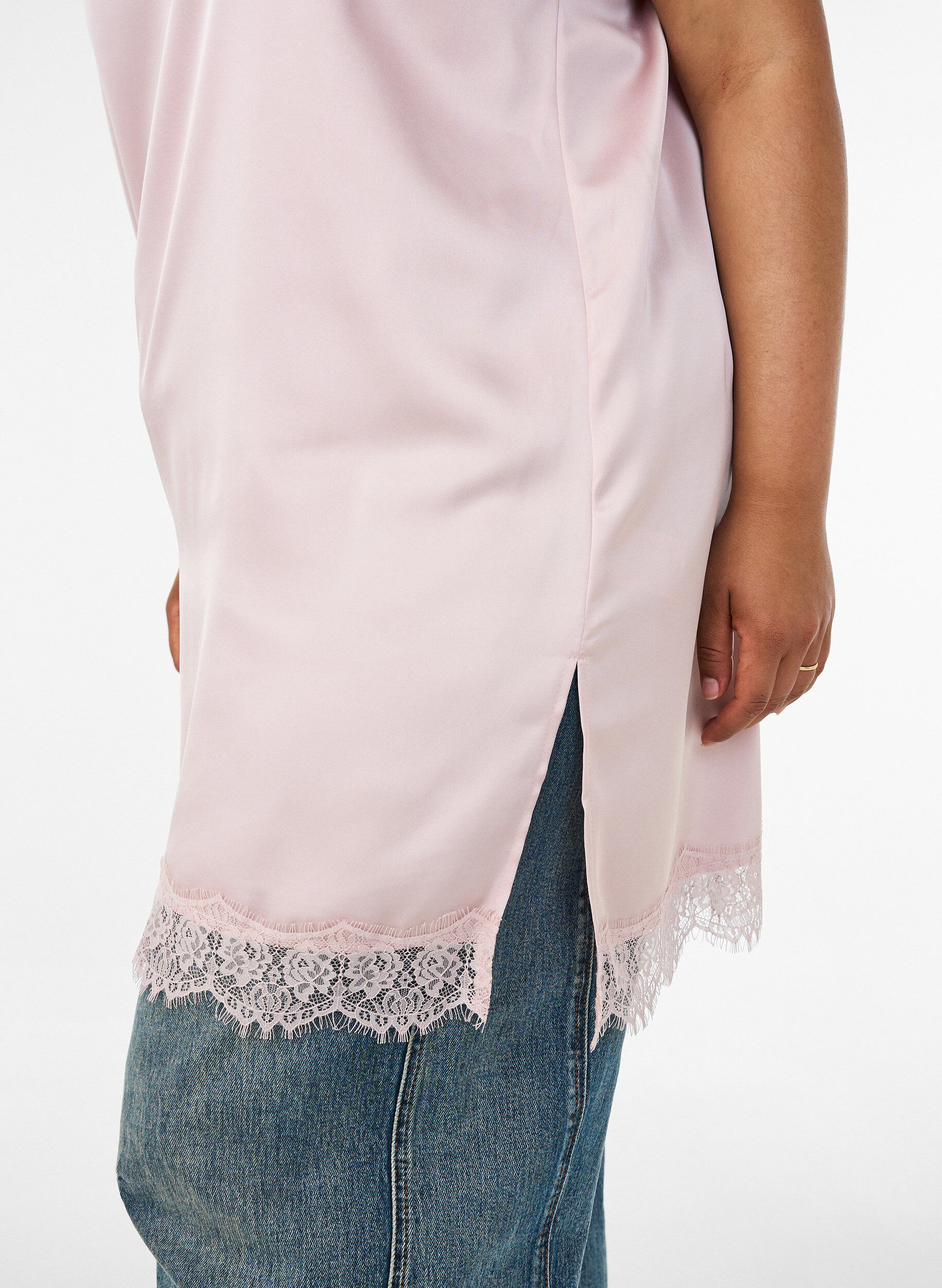 ZizziLanges Top aus Satin mit Spitzen, Rot, Model image number 4