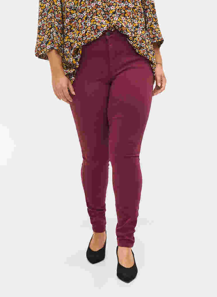Super slim Amy Jeans mit hoher Taille, Port Royal, Model image number 2