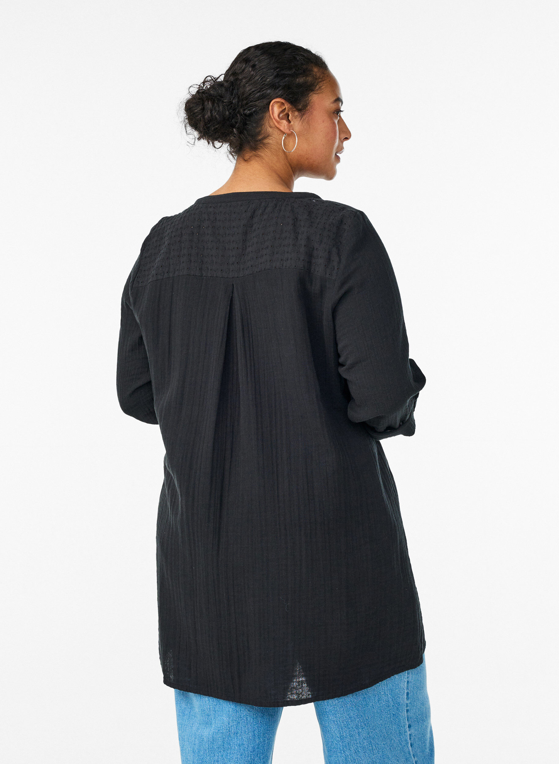 ZizziTunika aus Baumwollmusselin mit Broderie Anglaise, Schwarz, Model image number 2