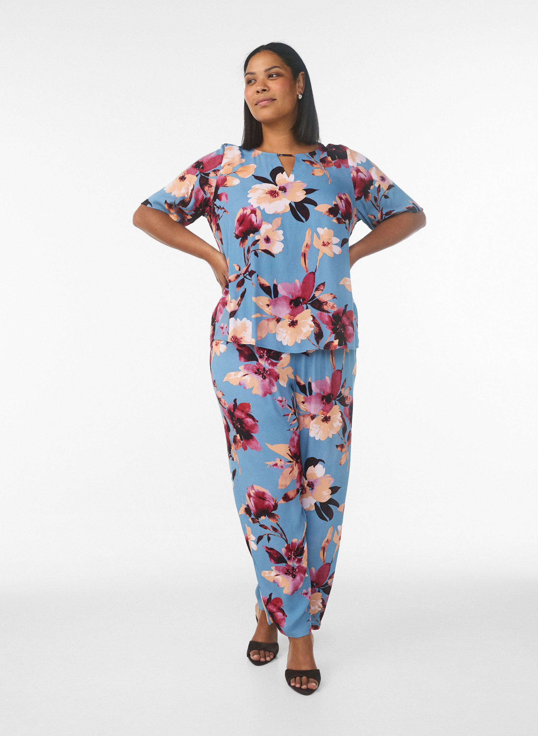 ZizziKurz&auml;rmelige Bluse aus Viskose mit Print, Blau, Model image number 1