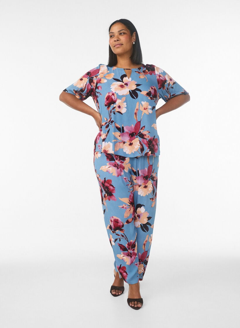 Kurz&auml;rmelige Bluse aus Viskose mit Print, Blau, Model image number 1