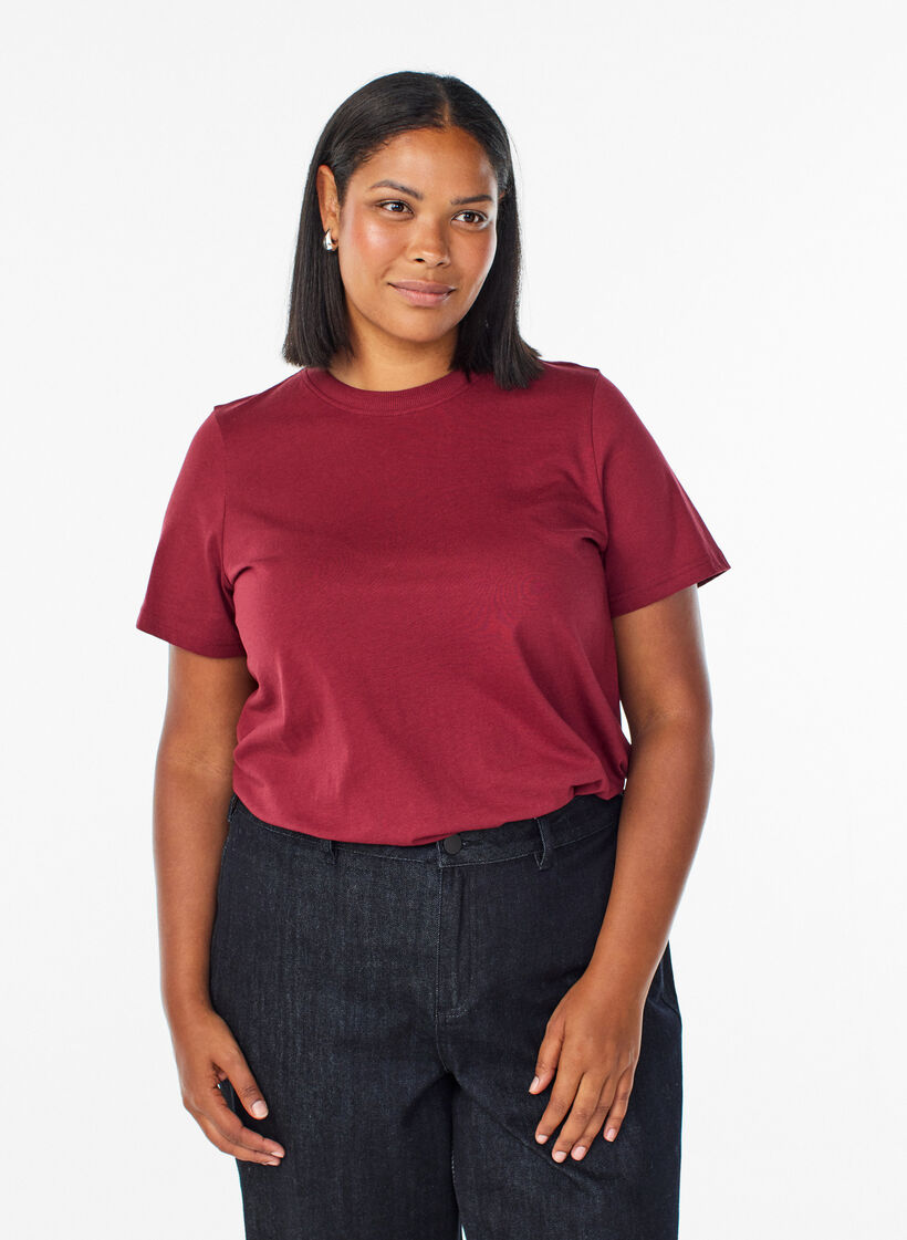 Basic-T-Shirt aus Baumwolle mit Rundhalsausschnitt, Dunkles Bordeaux, Model image number 0