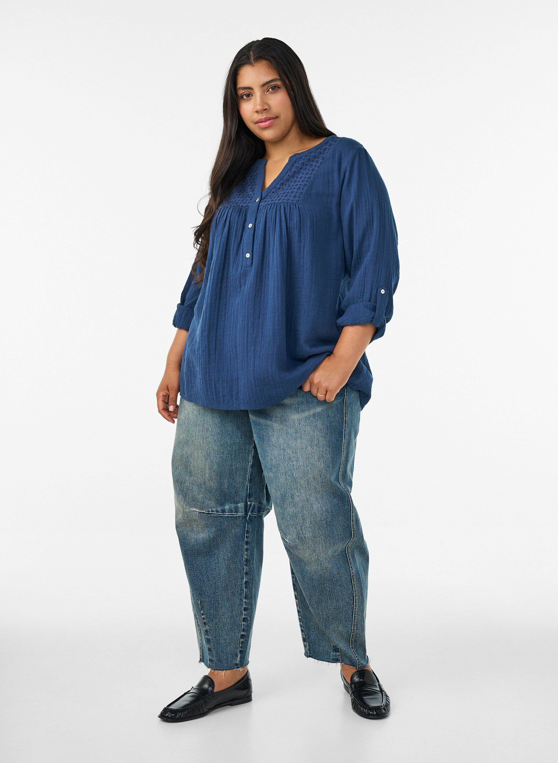 ZizziBluse aus Baumwollmusselin mit Lochstickerei, Blau, Model image number 1