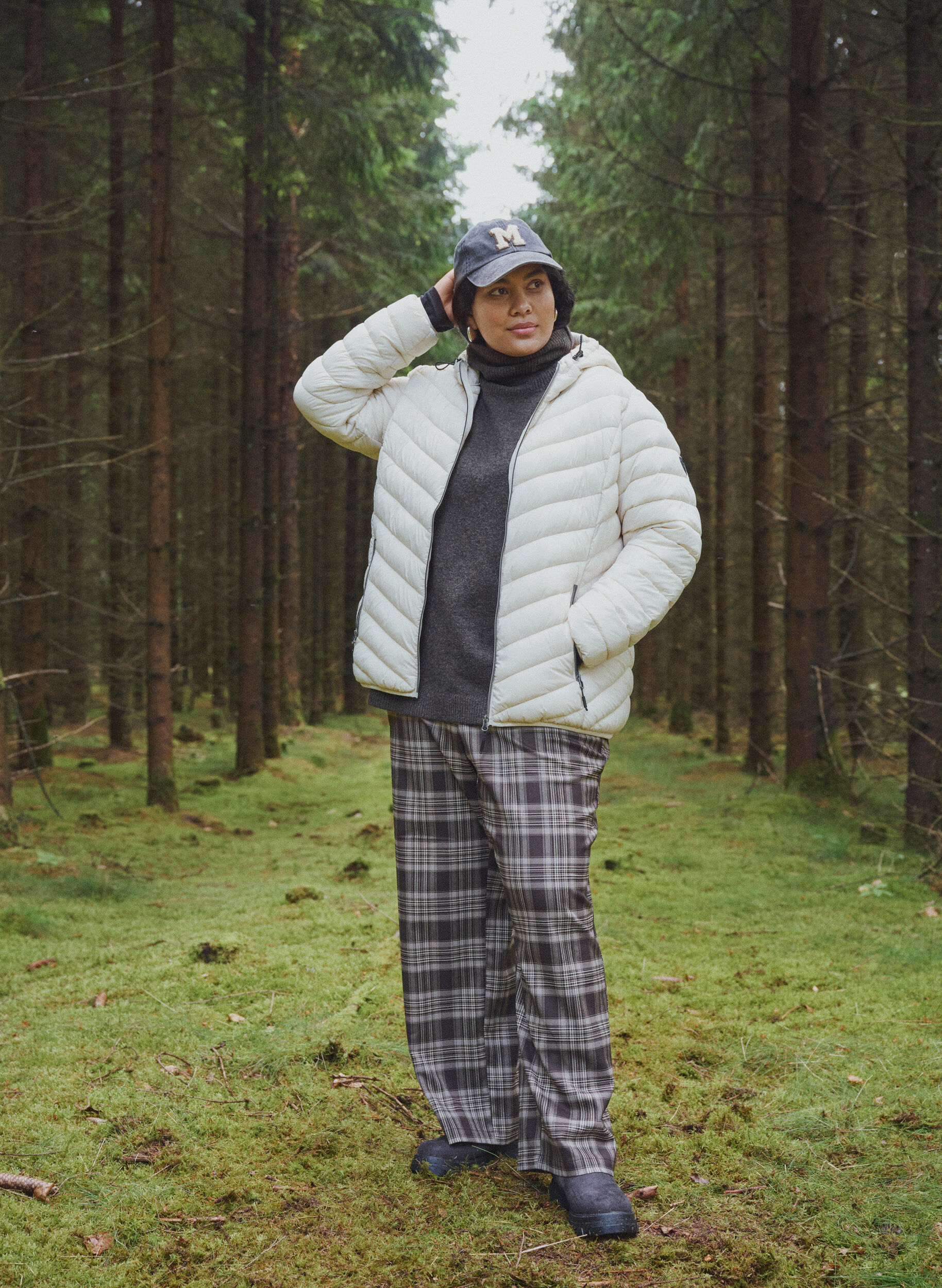 Leichte Steppjacke mit Kapuze