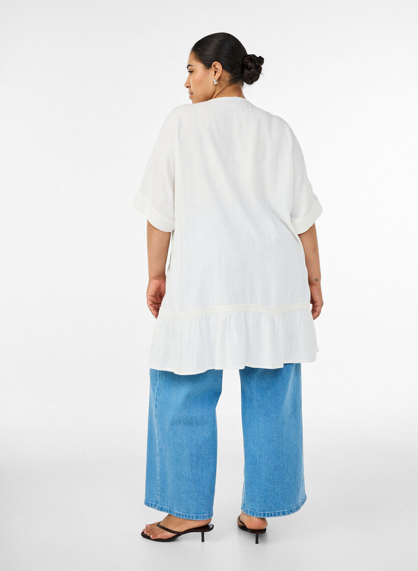 Tunika aus Viskose mit Kn&ouml;pfen und R&uuml;schensaum, Vanille, Model image number 2