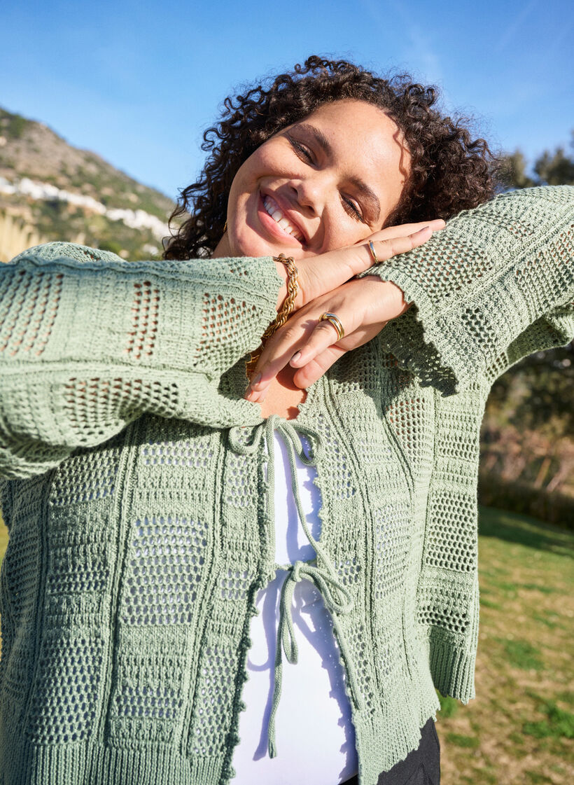 Strickjacke mit Bindebändern und Lochmuster, Grün, Image image number 0