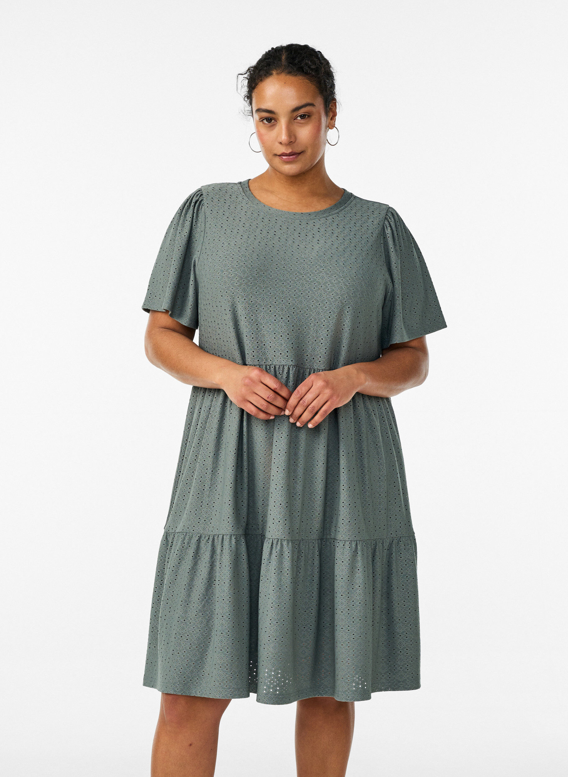 ZizziKurzes Kleid mit Spitzenmuster und Lagenrock, Gr&uuml;n, Model image number 0