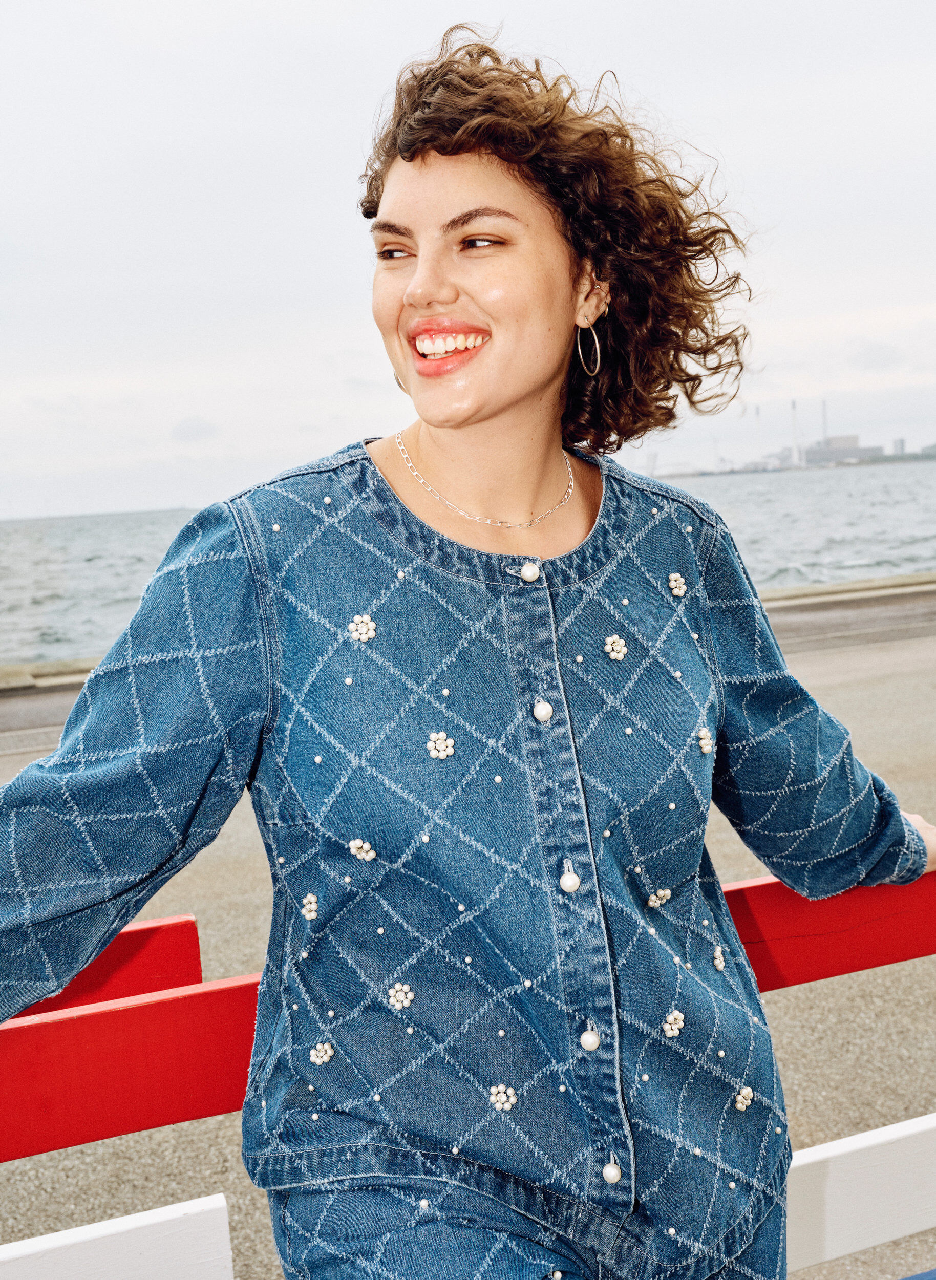 ZizziJeanshemd mit Destroyed-Muster und Perlendetails, Blau, Image image number 0