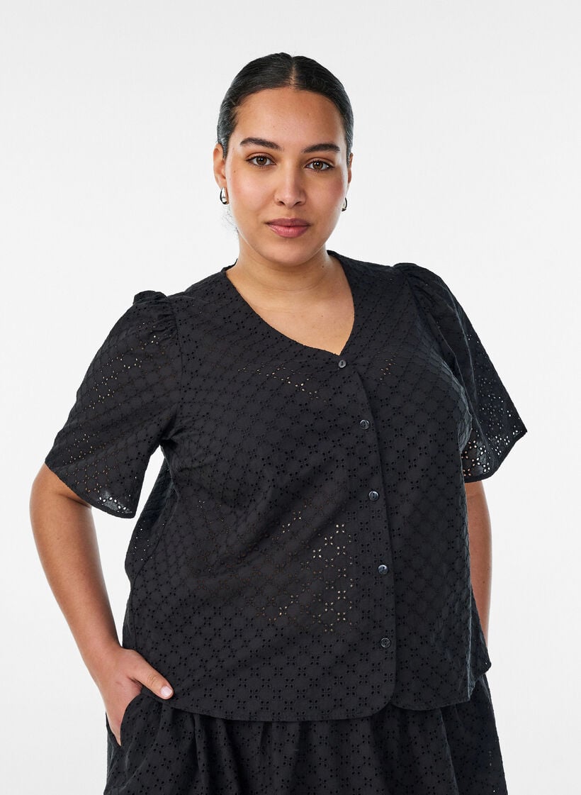 Bluse aus Broderie Anglaise mit Knopfleiste, Schwarz, Model image number 0