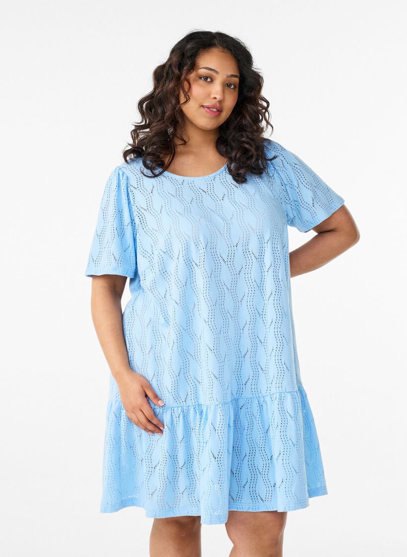 Kurzes Jerseykleid mit Lochmuster, Blau, Model image number 0