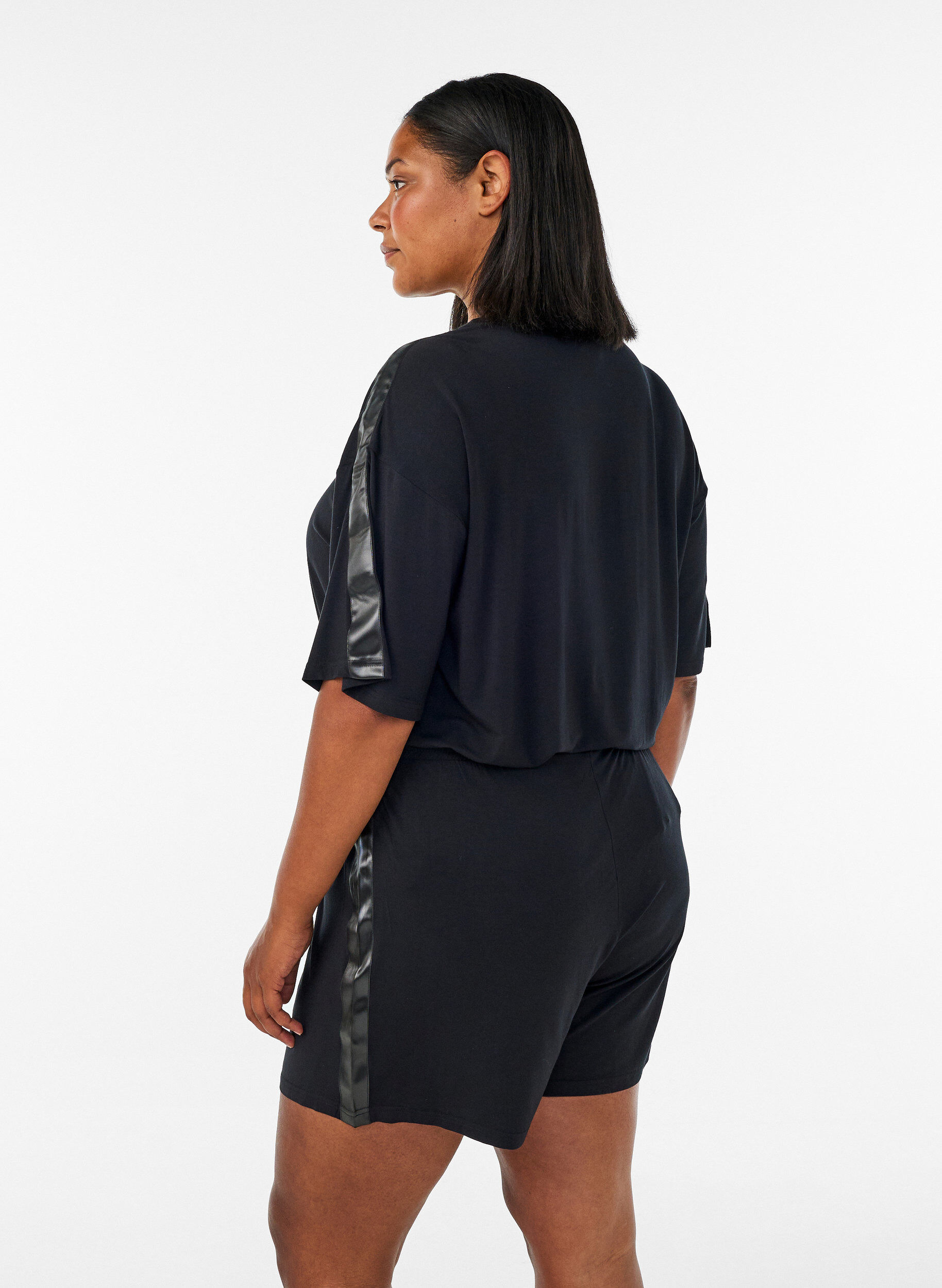 ZizziPyjamashorts aus Modal mit Kontrastband, Schwarz, Model image number 2