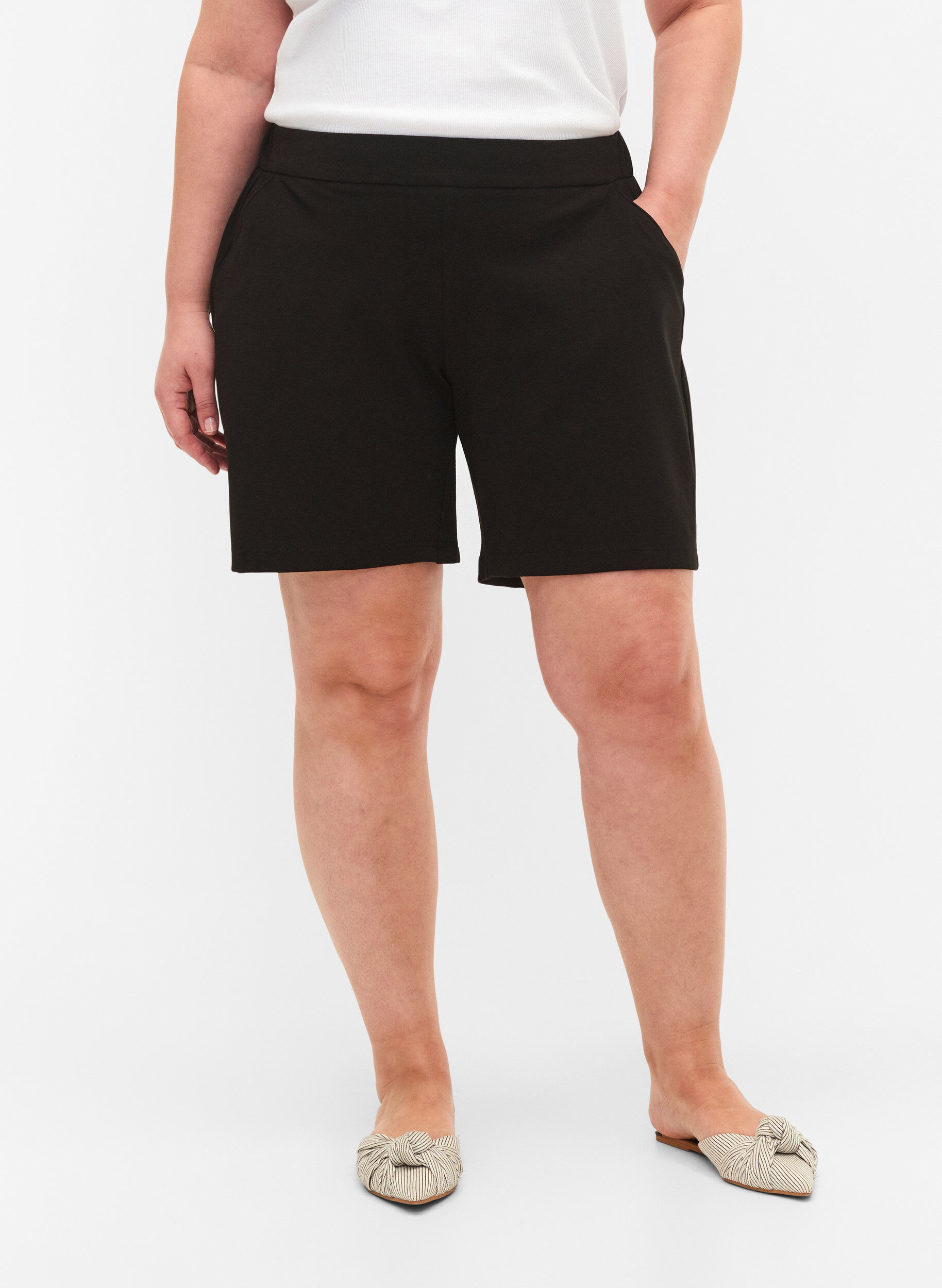 ZizziMaddison Shorts mit normaler Passform, Black, Model image number 2