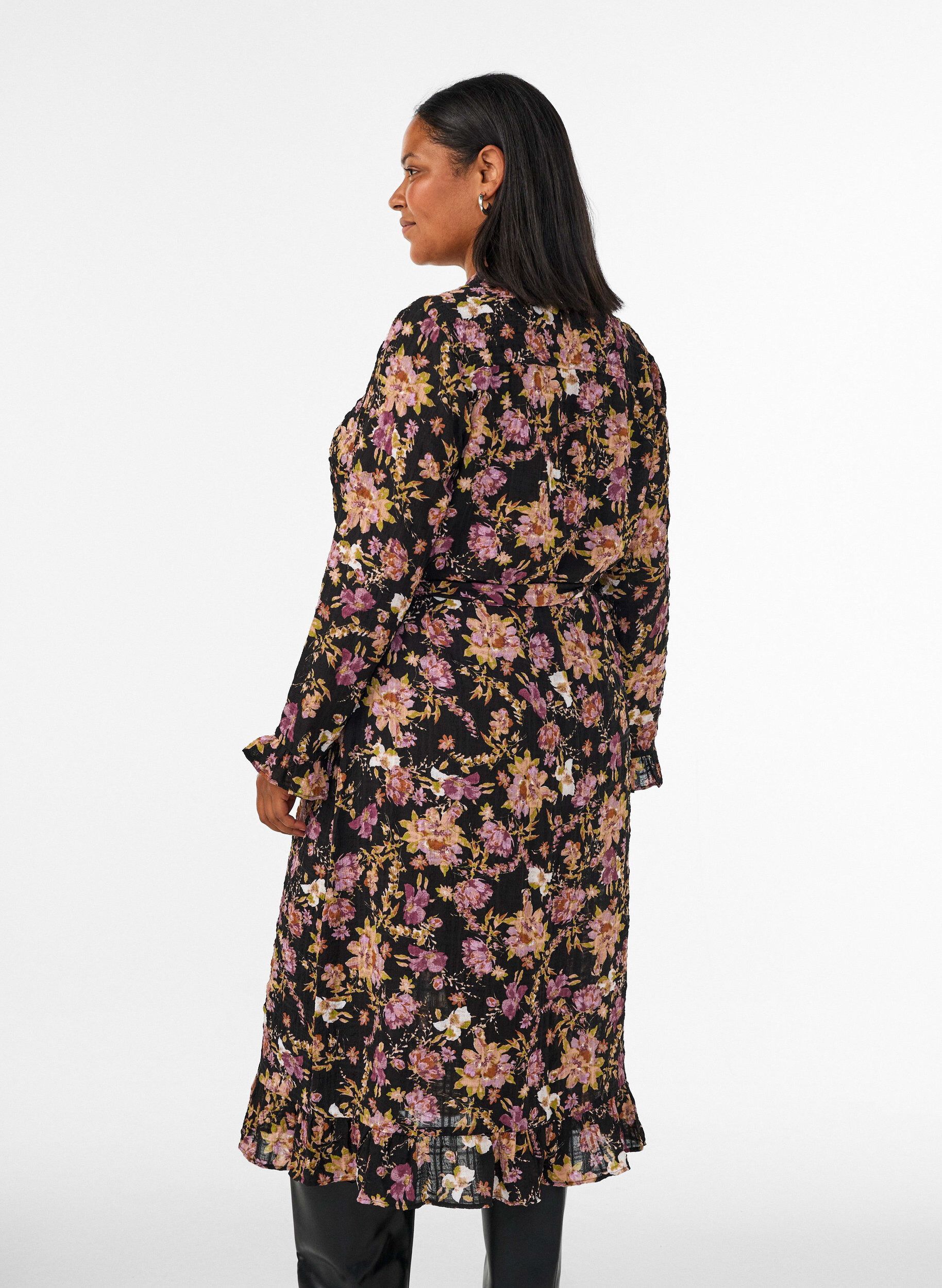 ZizziMidikleid mit gebl&uuml;mtem Print und abnehmbarem Bindeg&uuml;rtel, Schwarz, Model image number 2