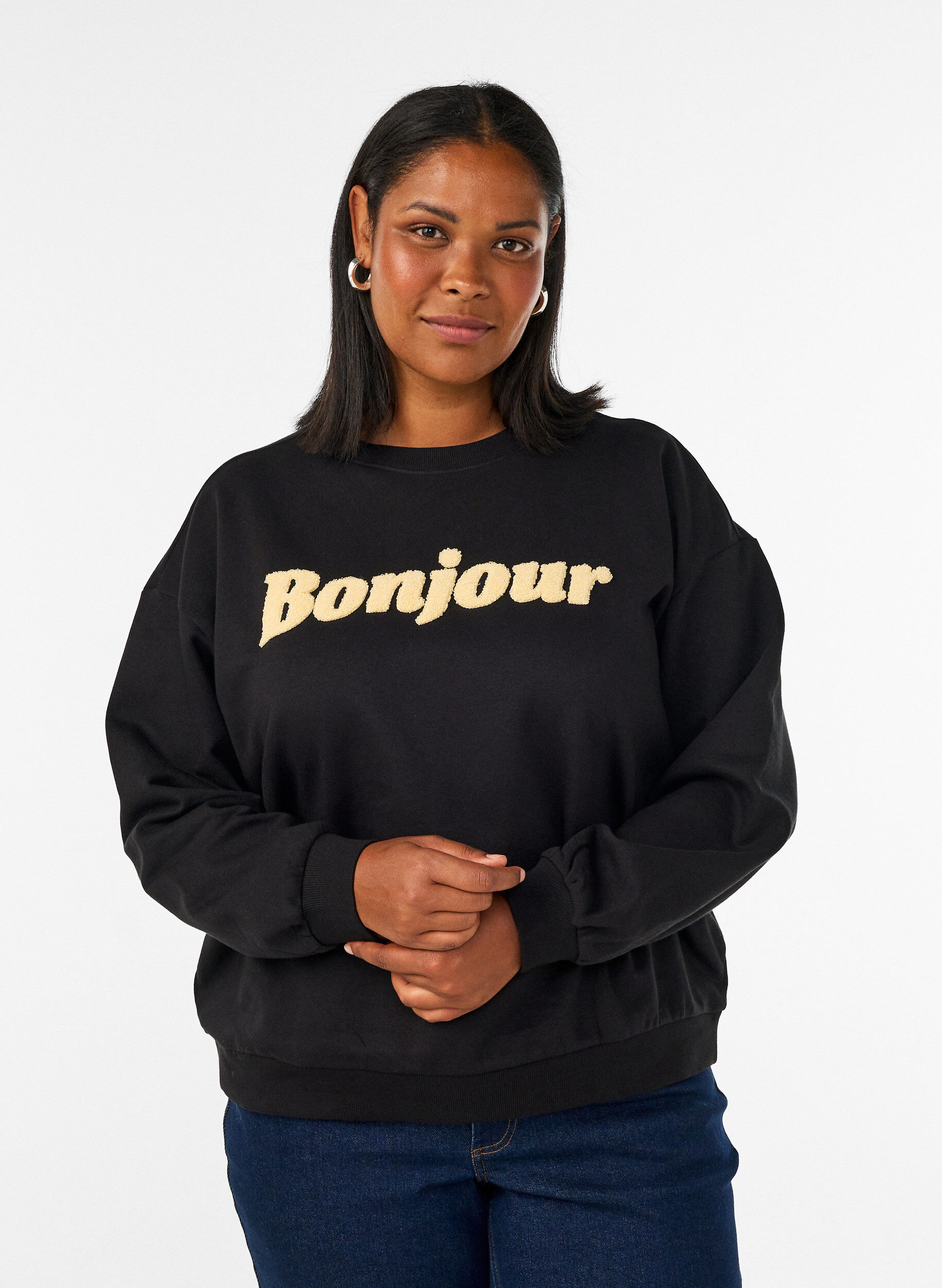 Sweatshirt mit Boucl&eacute;-Textmotiv, Schwarz, Model