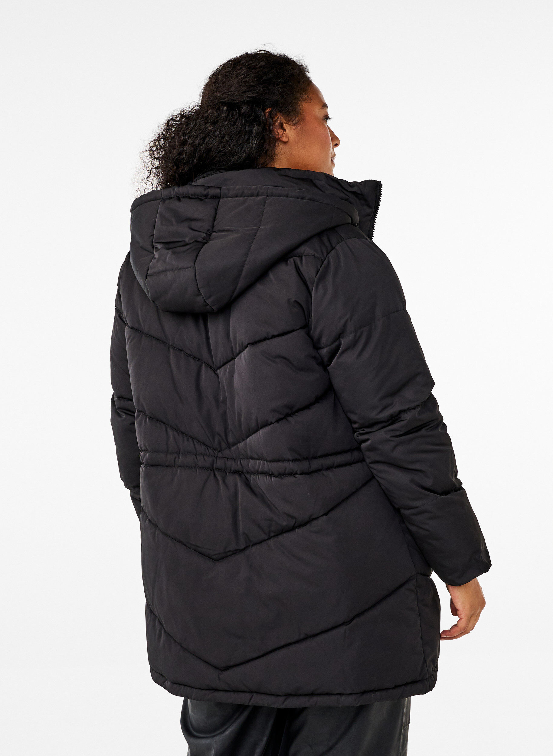 ZizziMittellange Pufferjacke mit Kapuze, Black, Model image number 2