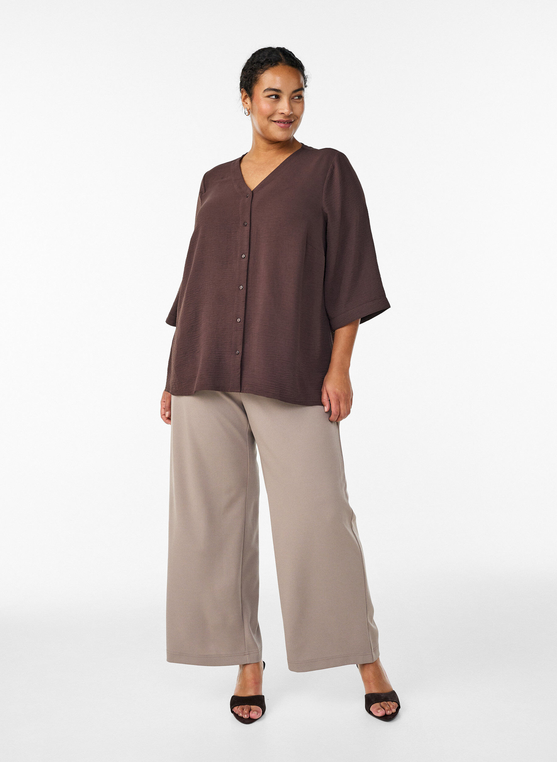 ZizziShirt blouse with V-neck and 3/4 sleeves, Brown, Model image number 1