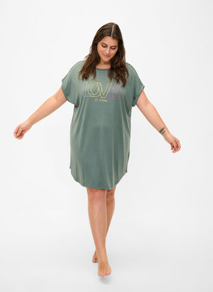 Kurzärmliges Nachthemd mit Textdruck, Balsam Green Love, Model image number 2