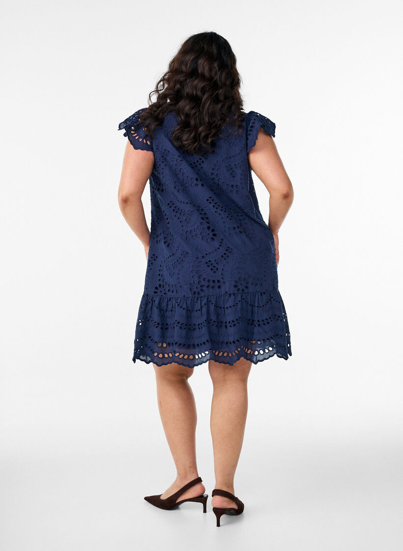 Kleid aus Broderie Anglaise mit R&uuml;schen&auml;rmeln, Blau, Model image number 2