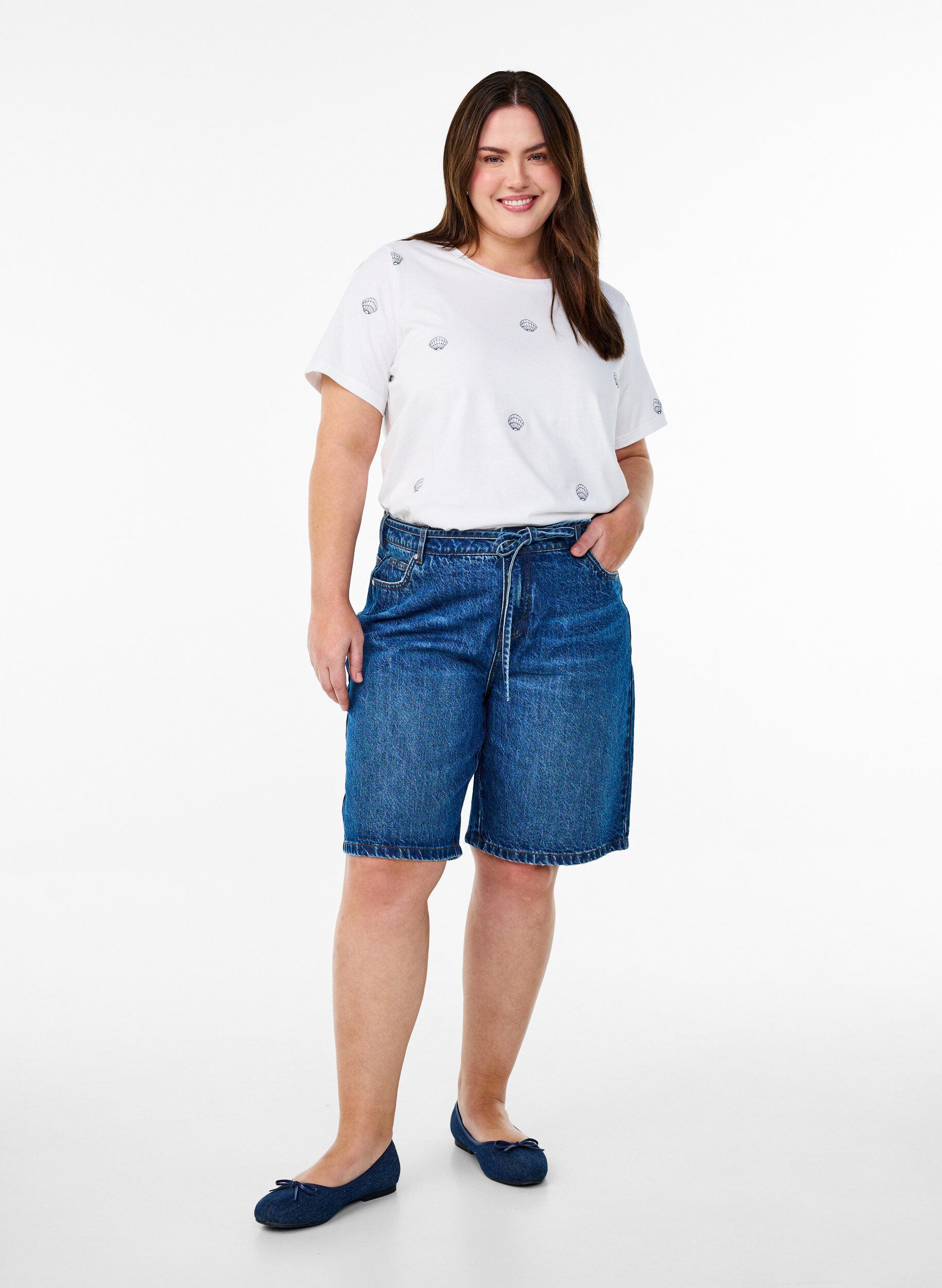 ZizziT-Shirt aus Bio-Baumwolle mit aufgestickten Motiven, Wei&szlig;, Model image number 1