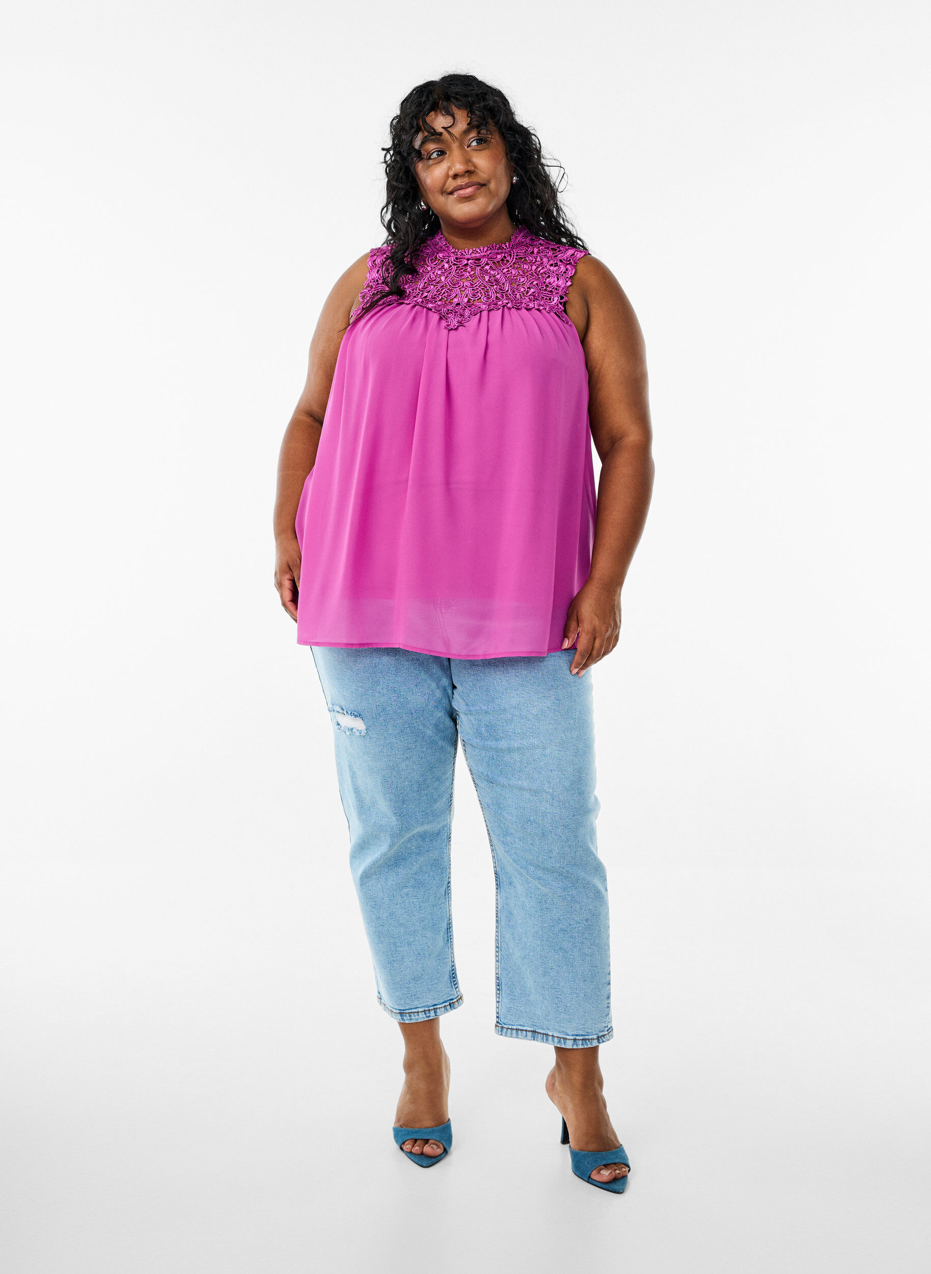 Zizzi&Auml;rmelloses Party-Top mit H&auml;kelarbeit, Lila, Model image number 1