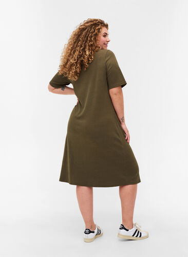 Kurzarm Kleid aus Ripp, Ivy Green, Model image number 1