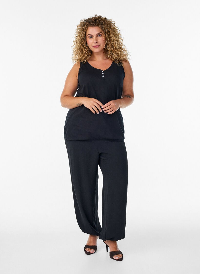 Tanktop aus Bio-Baumwolle mit V-Ausschnitt und Kn&ouml;pfen, Schwarz, Model image number 1