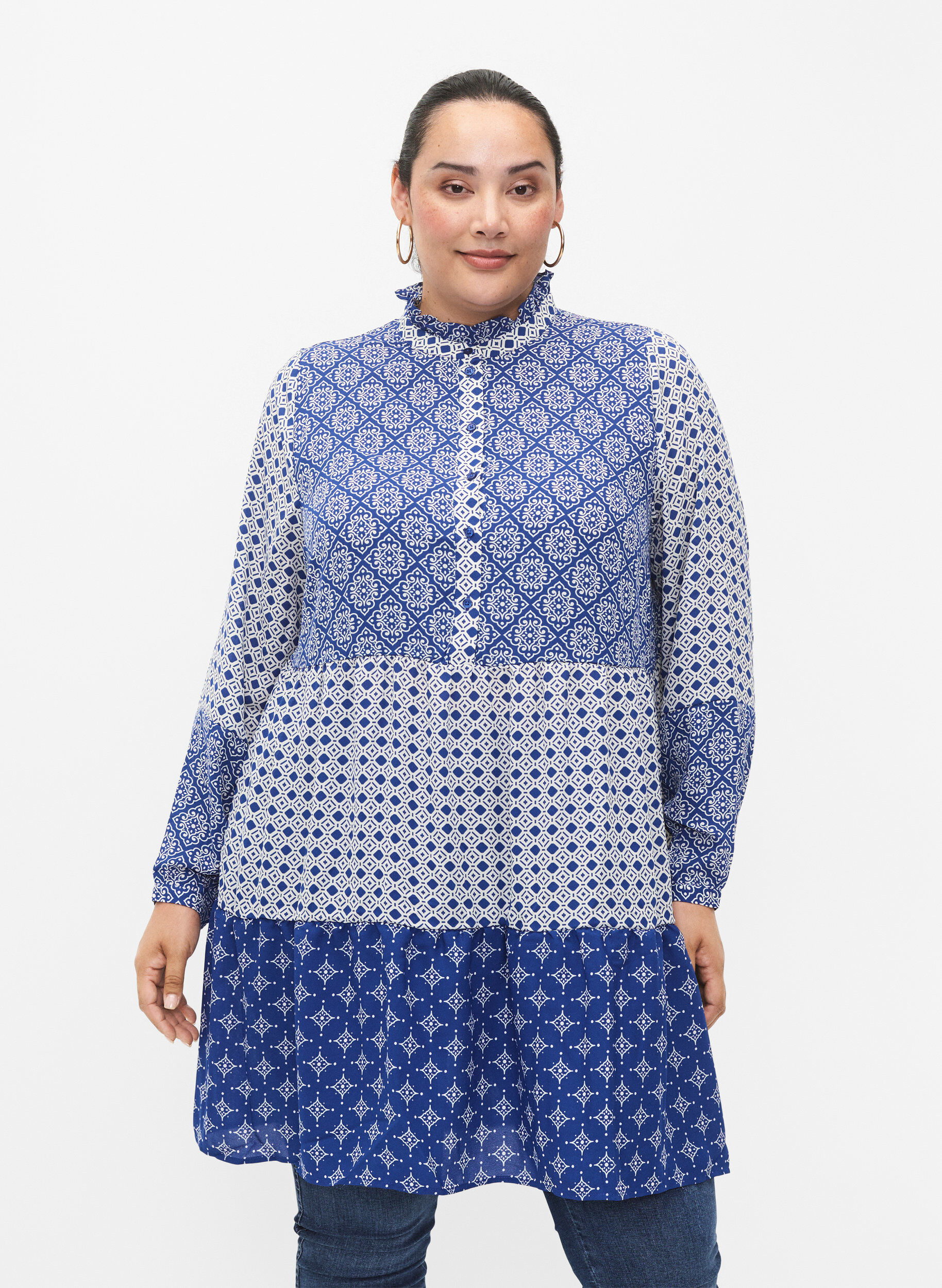 ZizziA-f&ouml;rmiges Kleid mit Mustern und Schnittlinien, Blue AOP, Model image number 0