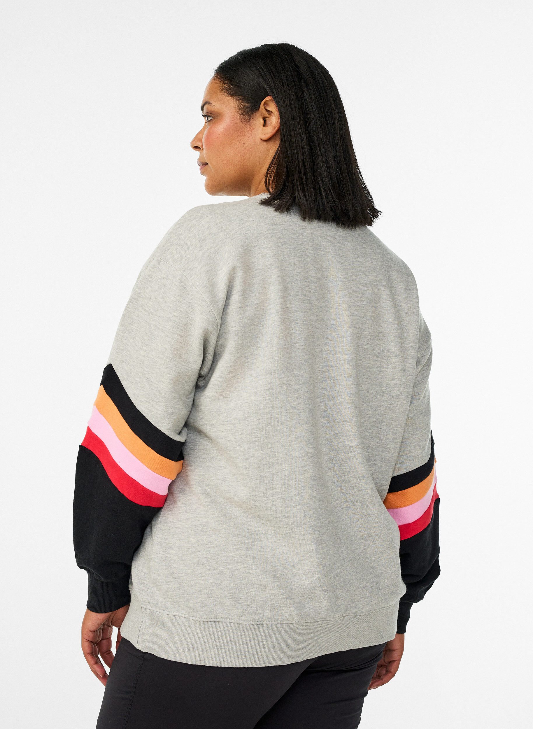 ZizziLockeres Sweatshirt mit Kontrastdetails an den &Auml;rmeln, Grau, Model image number 2