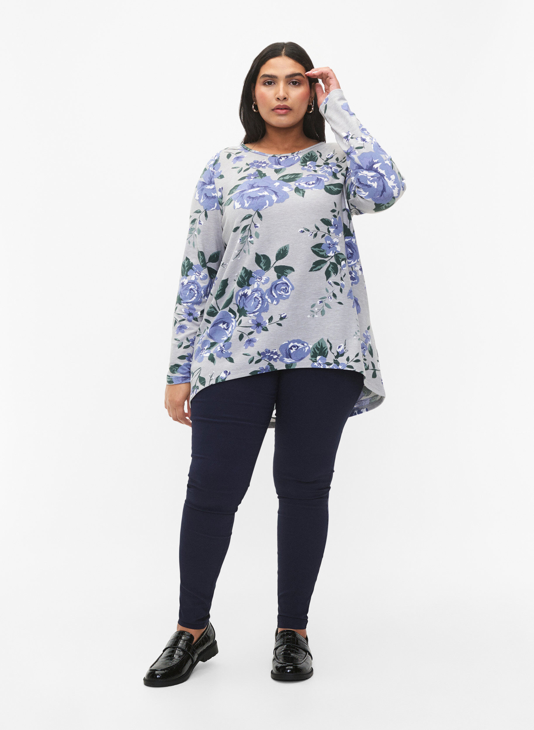 Zizzi Bluse mit Blumenmuster und langen &Auml;rmeln, Blau, Model image number 1