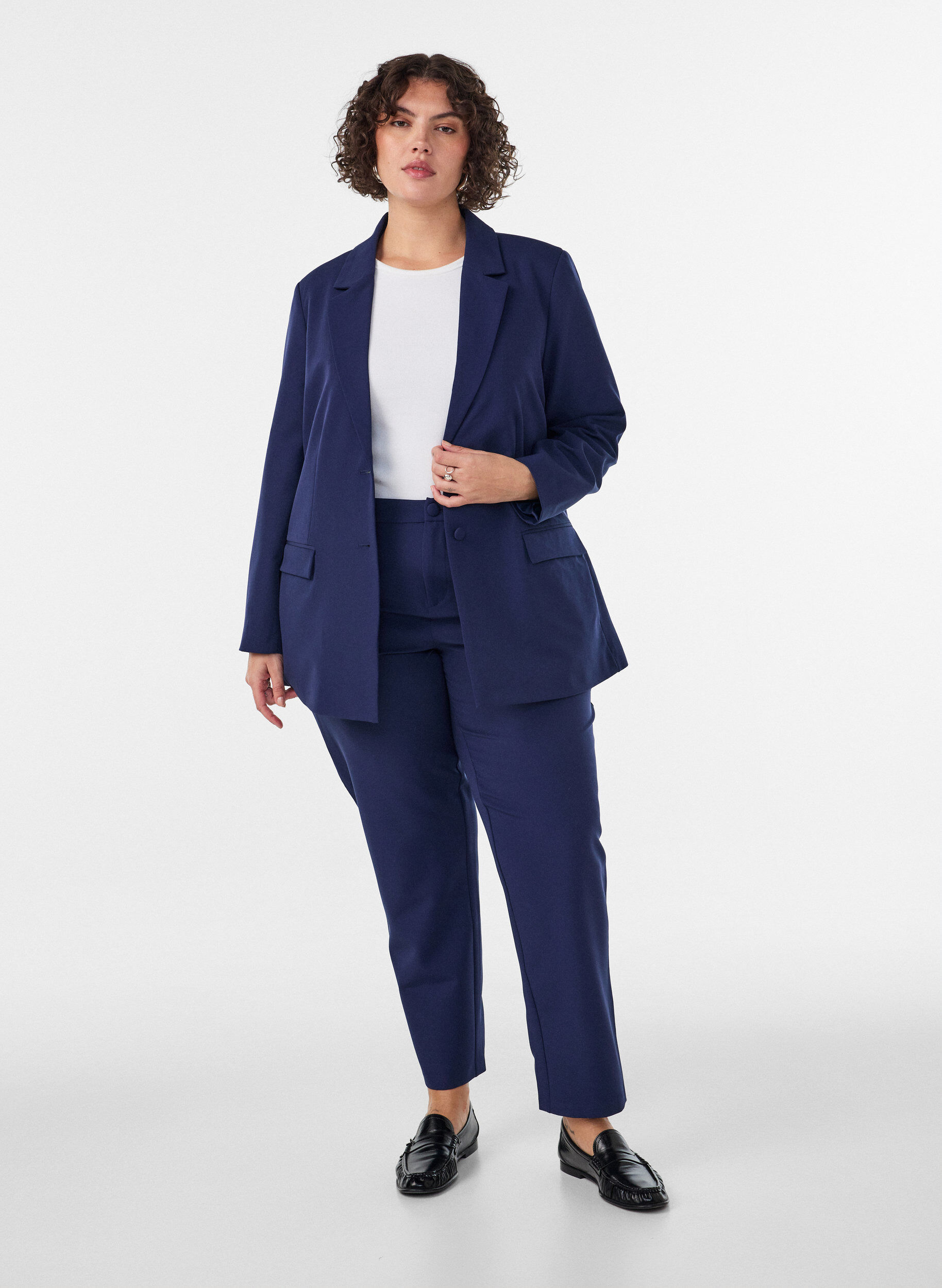 ZizziKlassischer Blazer mit Knopfverschluss, Blau, Model image number 1