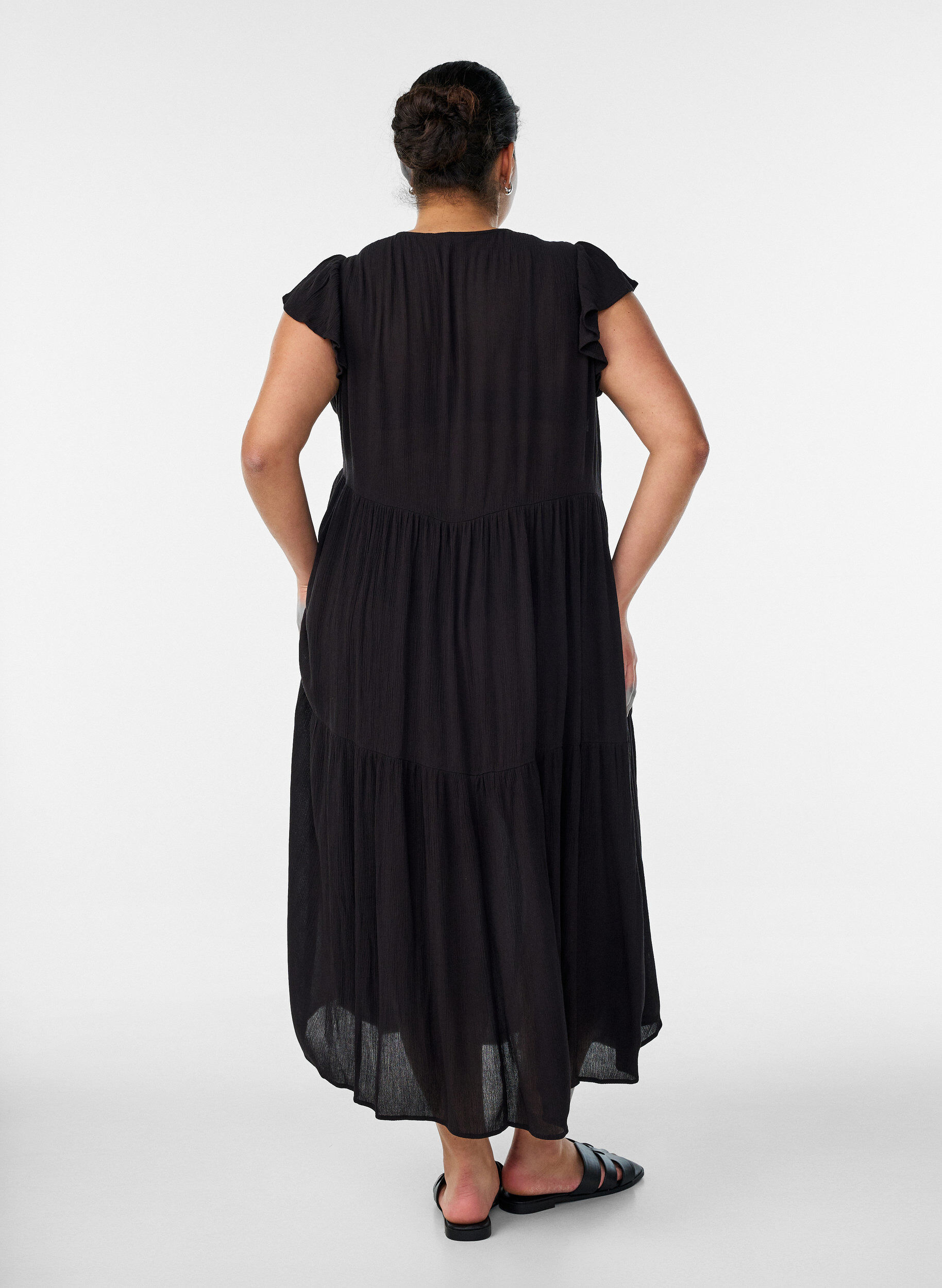 ZizziMidikleid aus Viskose mit R&uuml;schen&auml;rmeln, Schwarz, Model image number 1