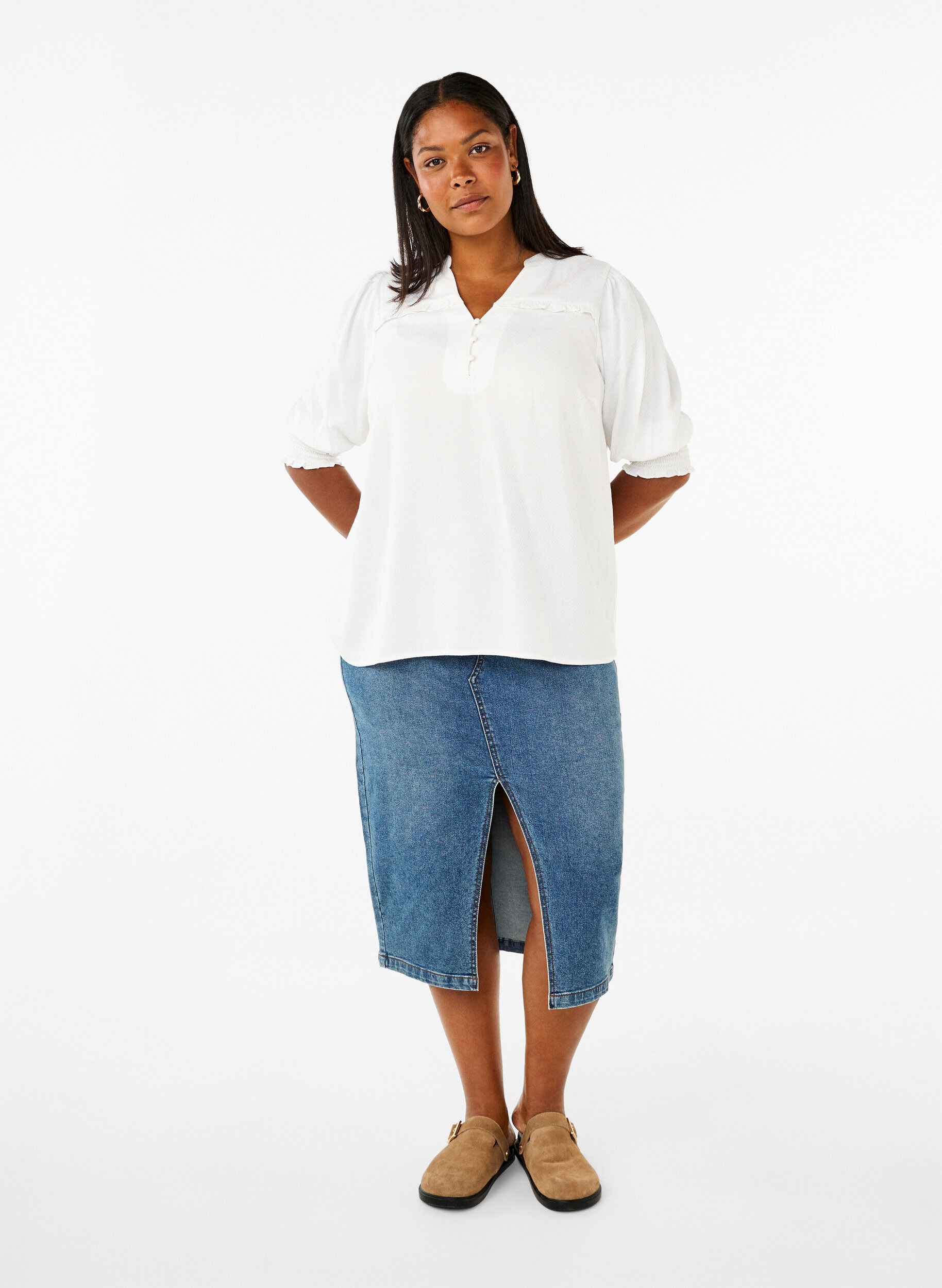 Zizzi Viskosebluse mit Smok- und R&uuml;schendetail, Bright White, Model image number 2